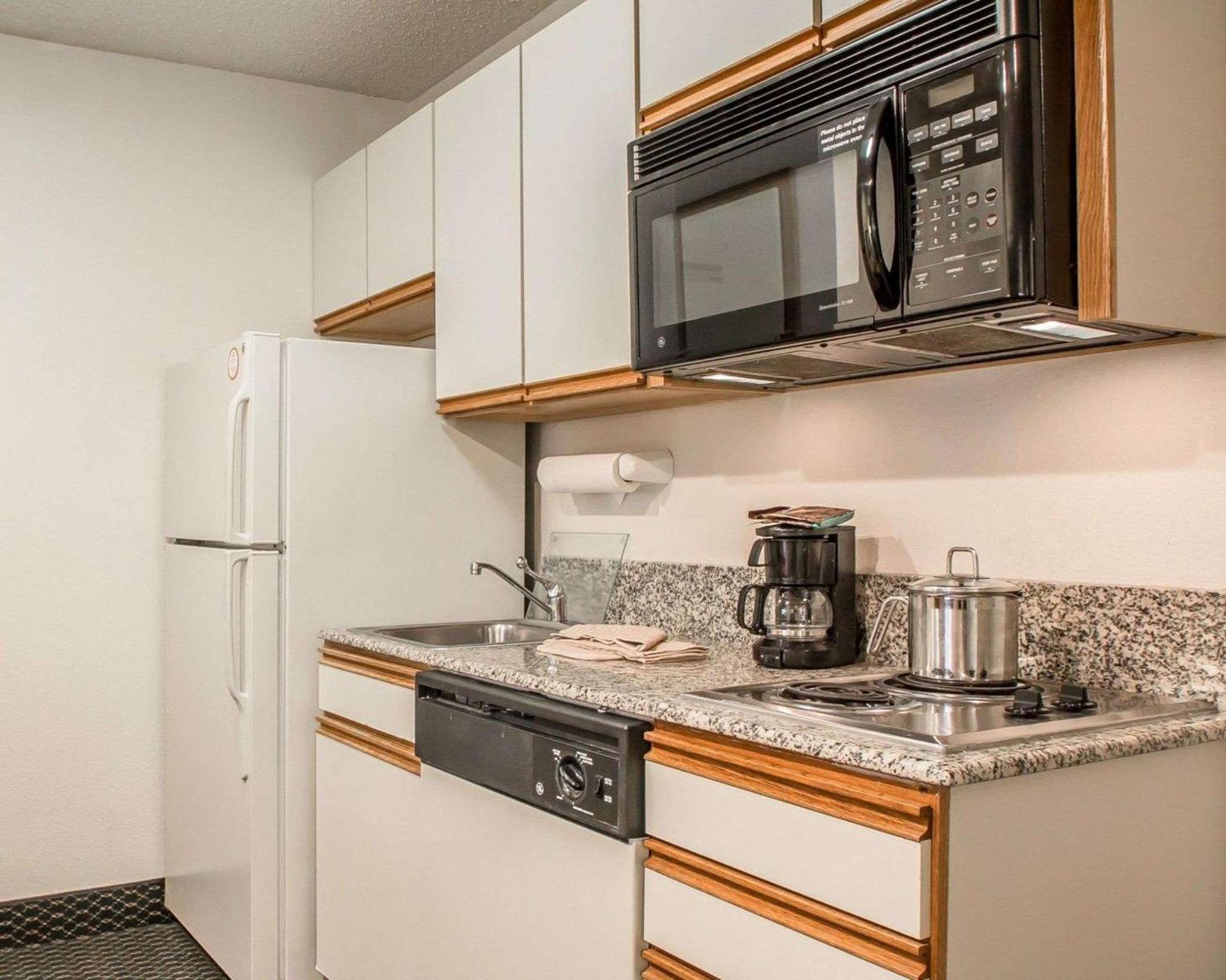 Birch Hill Suites Columbia photo 20