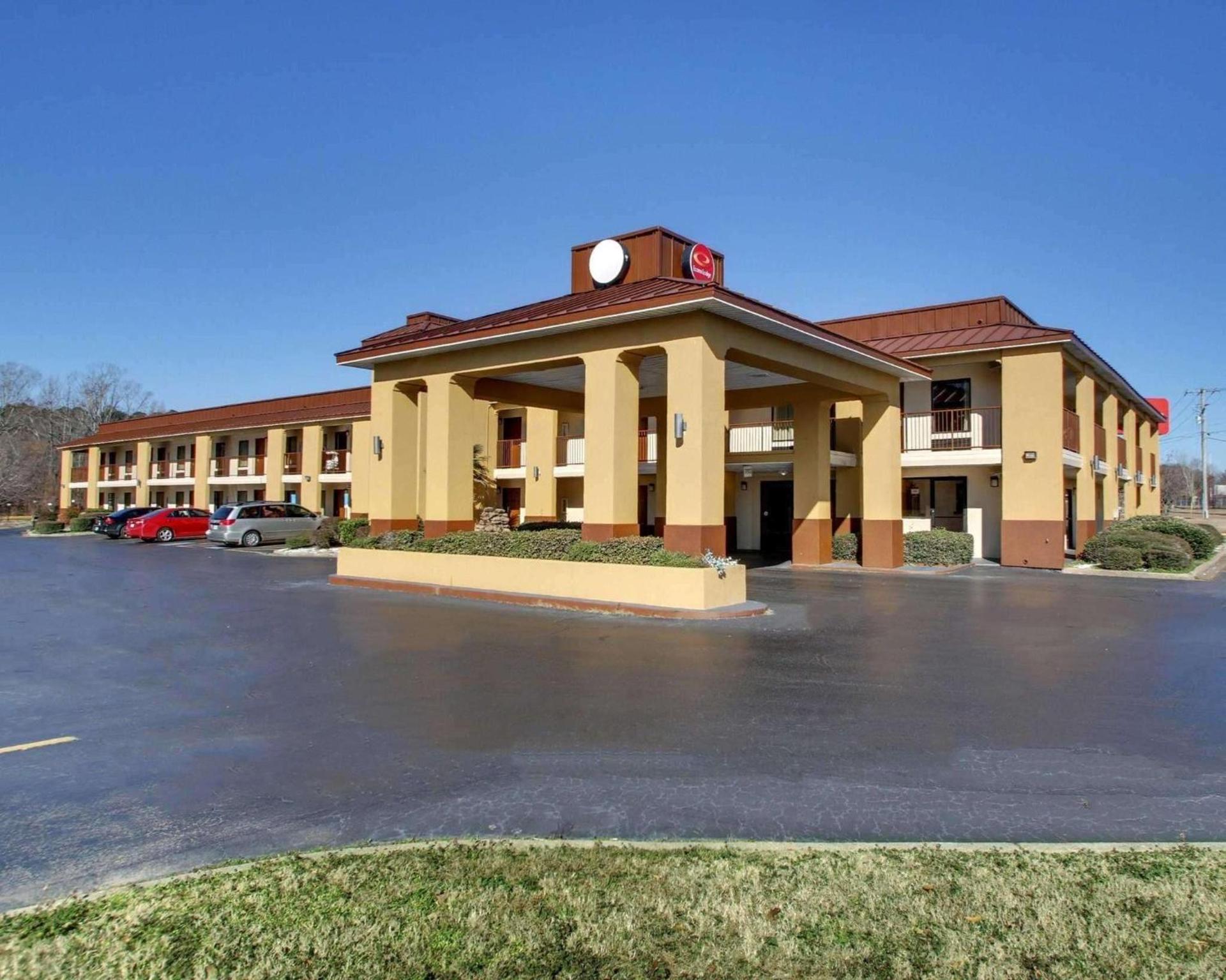 Econo Lodge Clinton - Jackson West photo 1