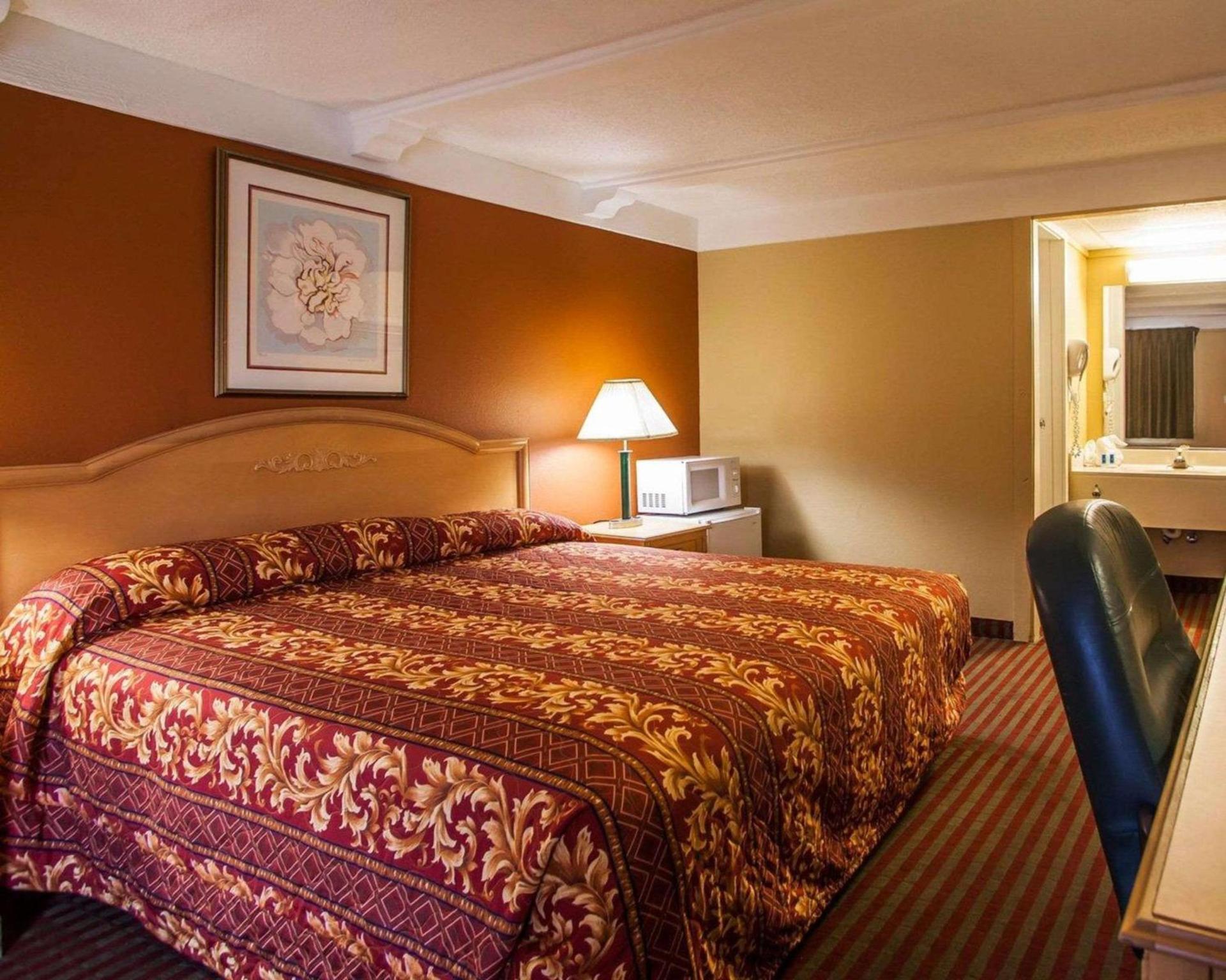Relax Inn Saint Charles photo 12