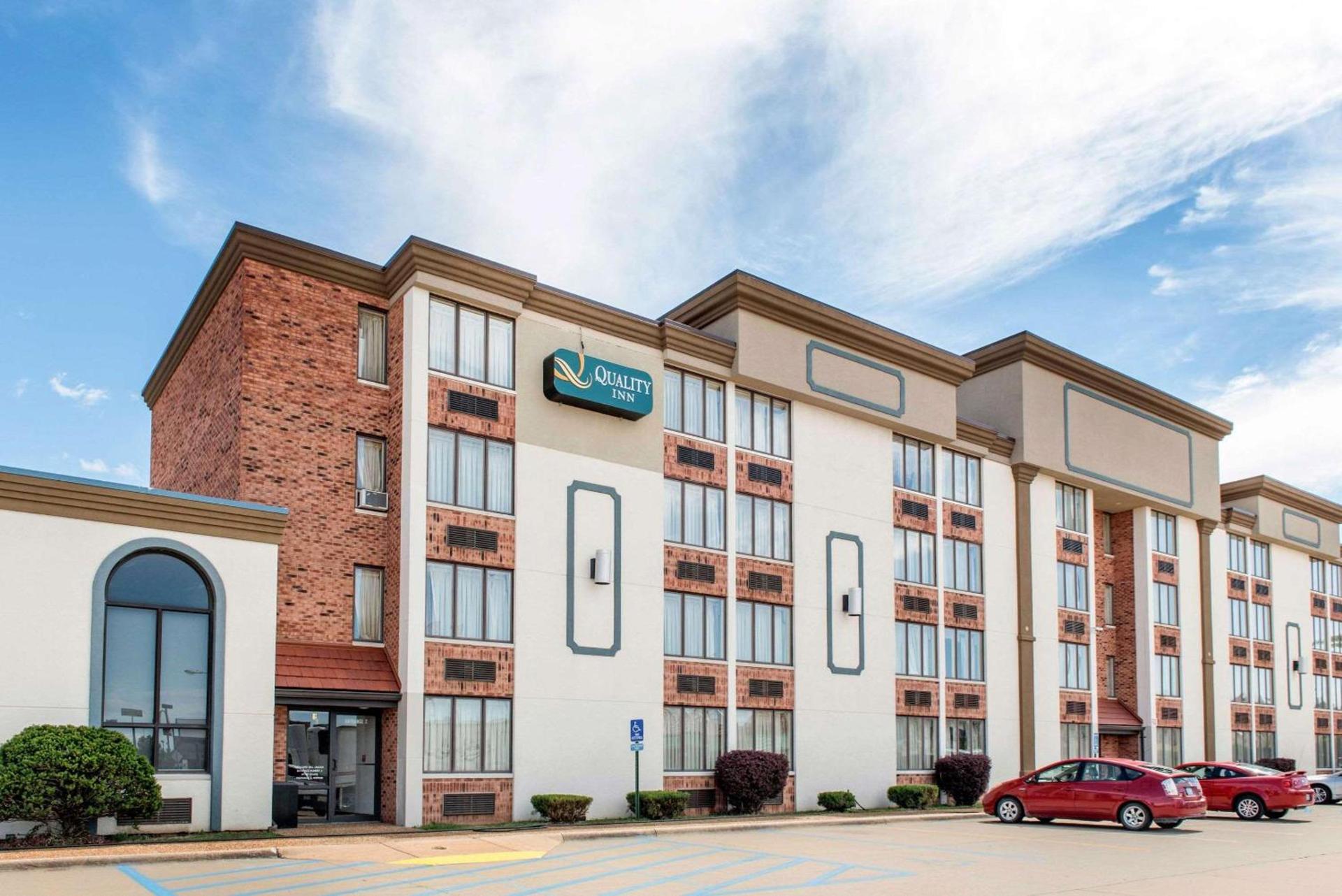 Days Inn & Suites by Wyndham Festus photo 2