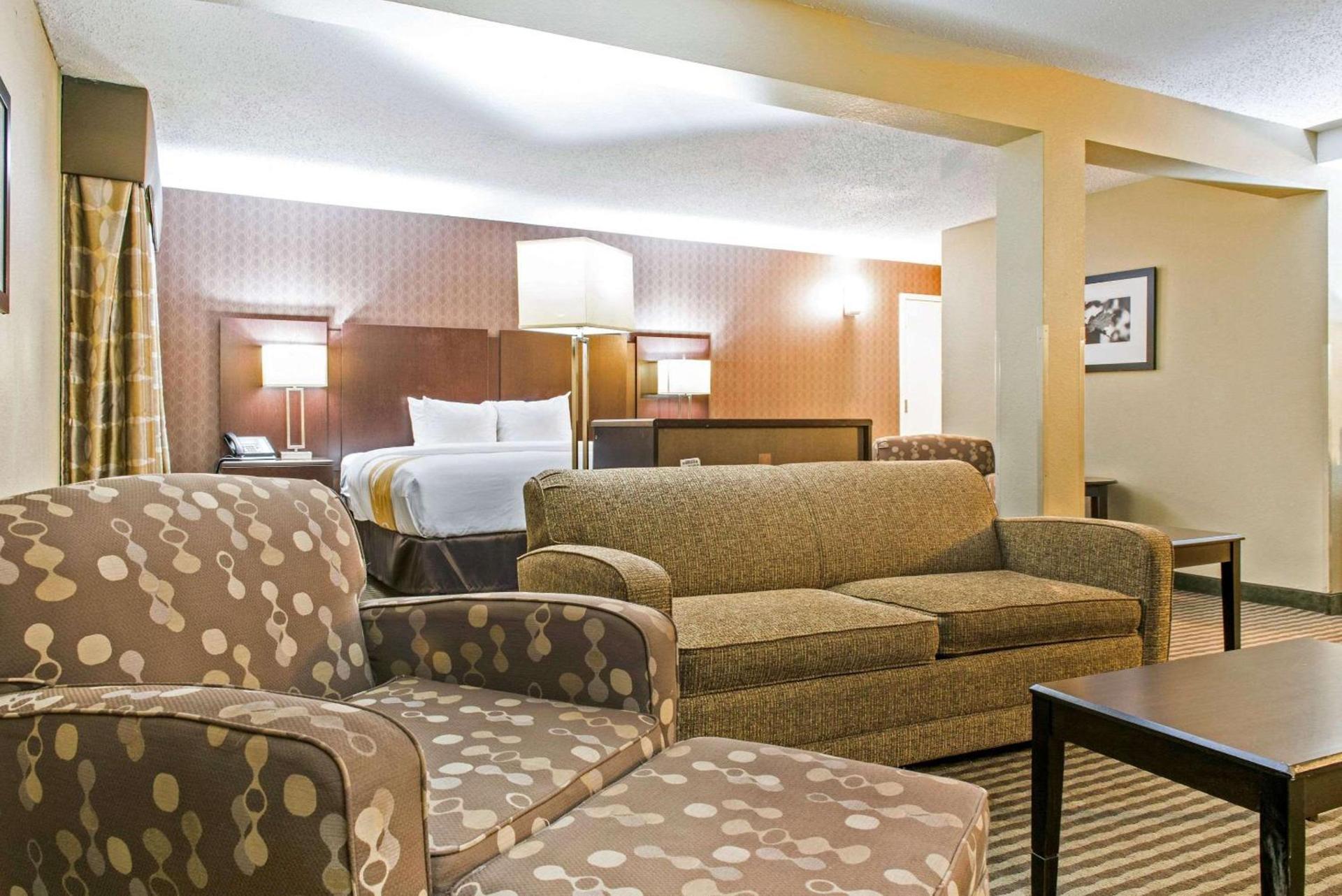 Days Inn & Suites by Wyndham Festus photo 16