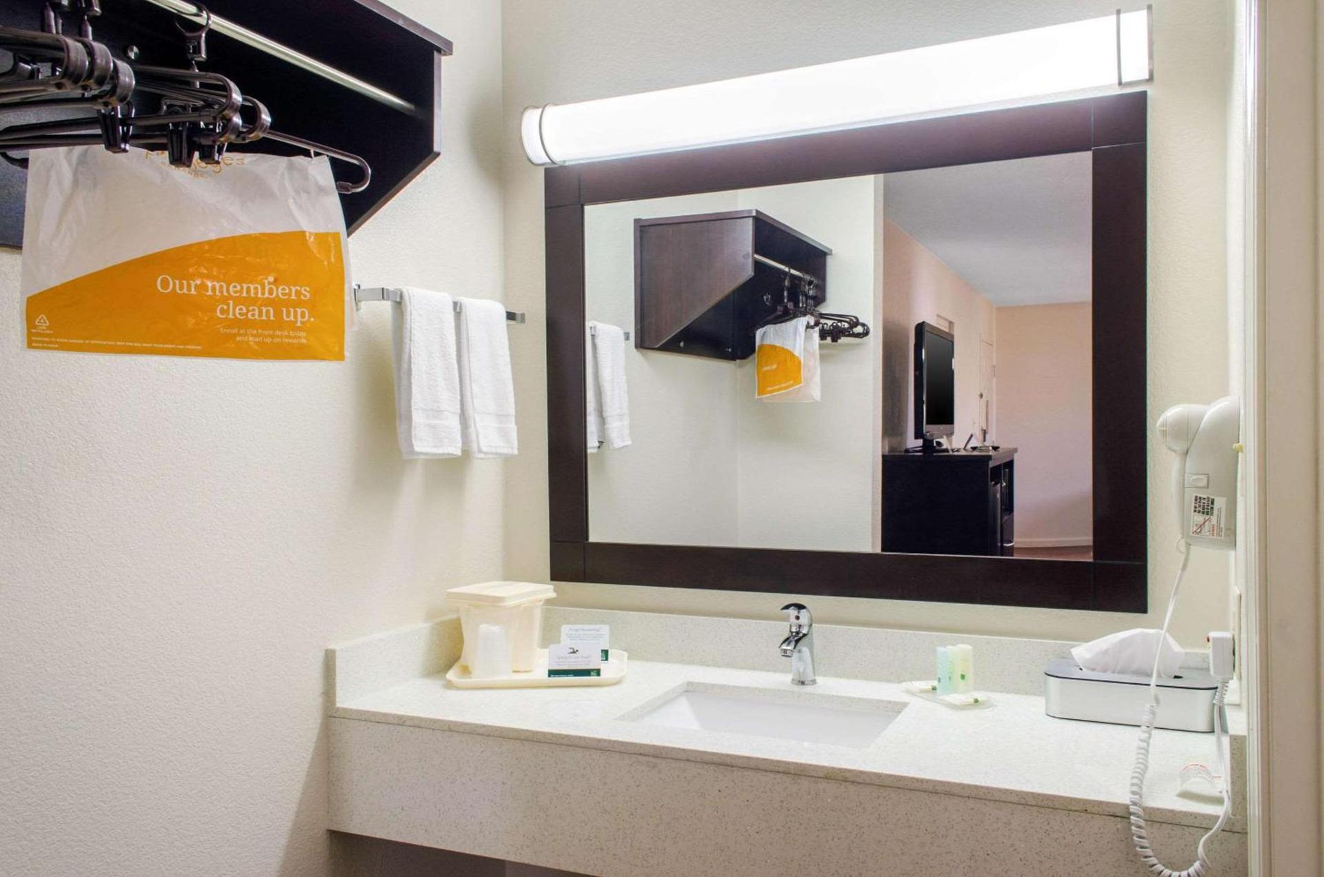Quality Inn McComb photo 30