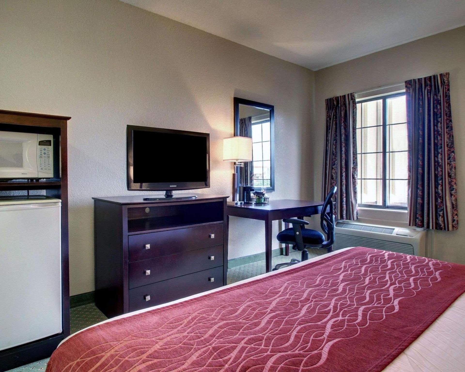 Columbia Inn & Suites photo 6
