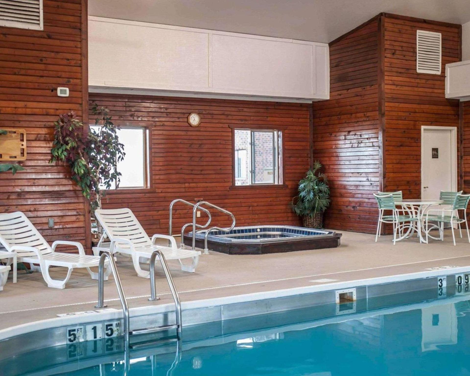 Quality Inn & Suites Boonville - Columbia photo 12