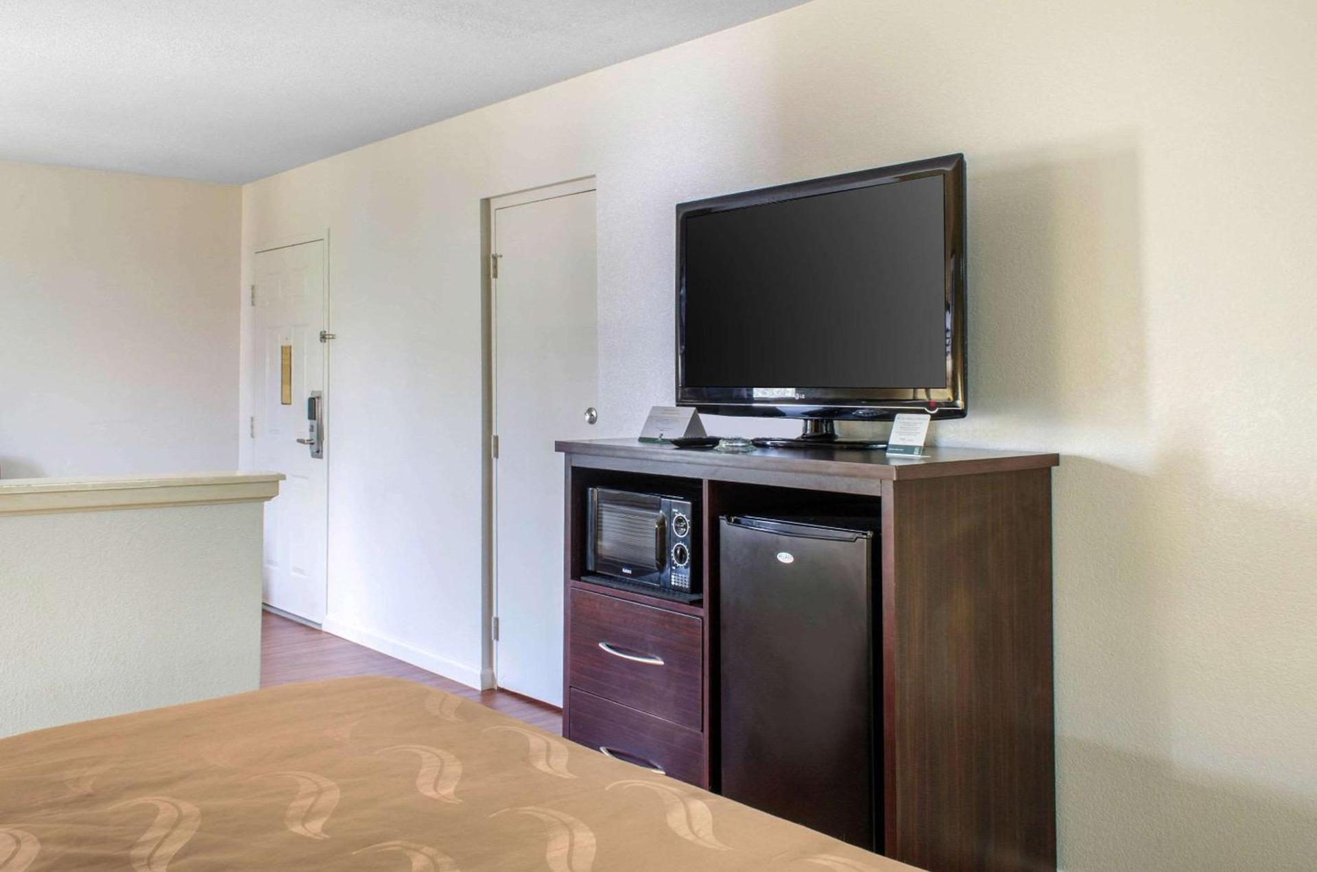 Quality Inn McComb photo 33