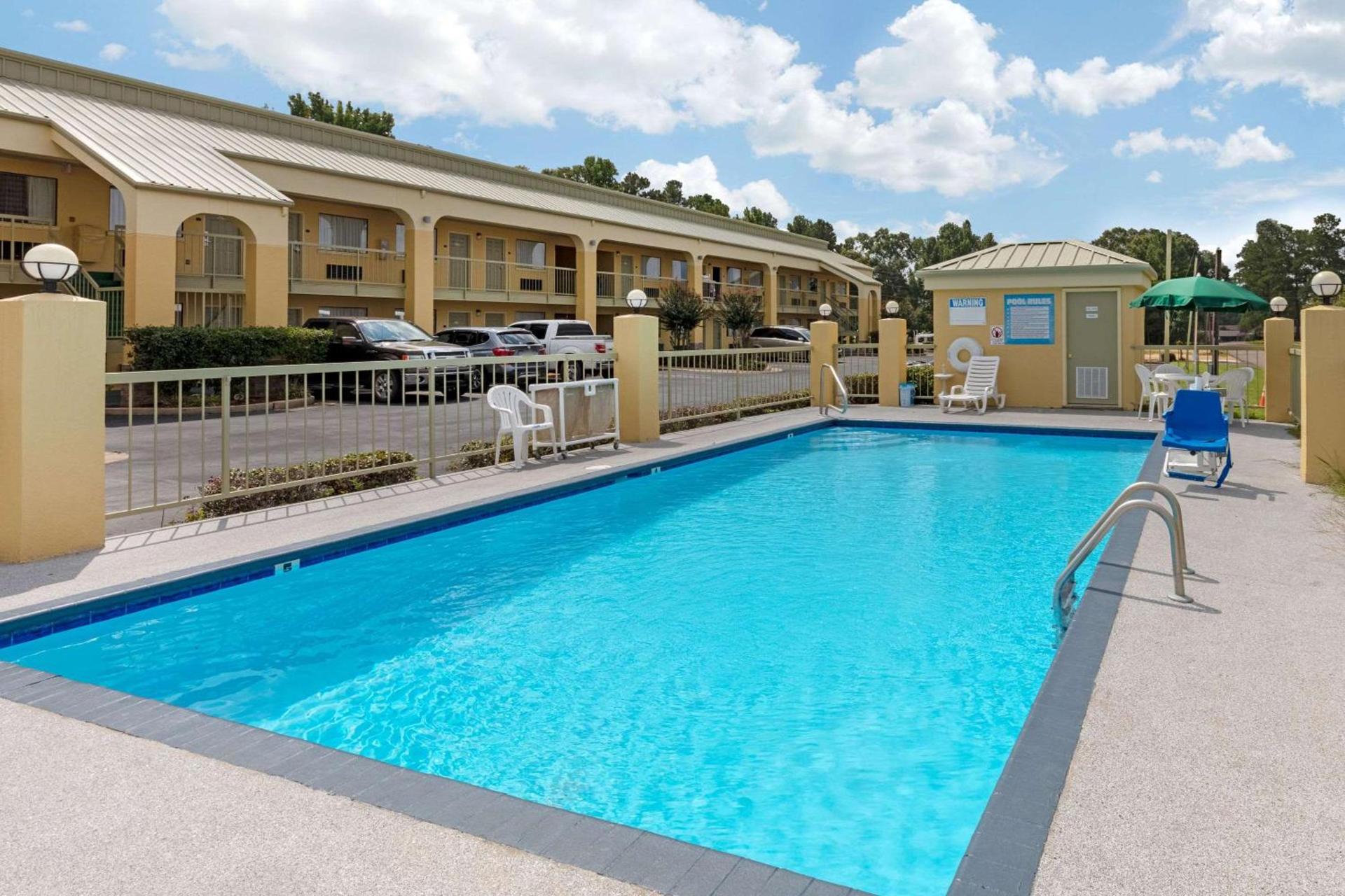 Quality Inn McComb photo 39