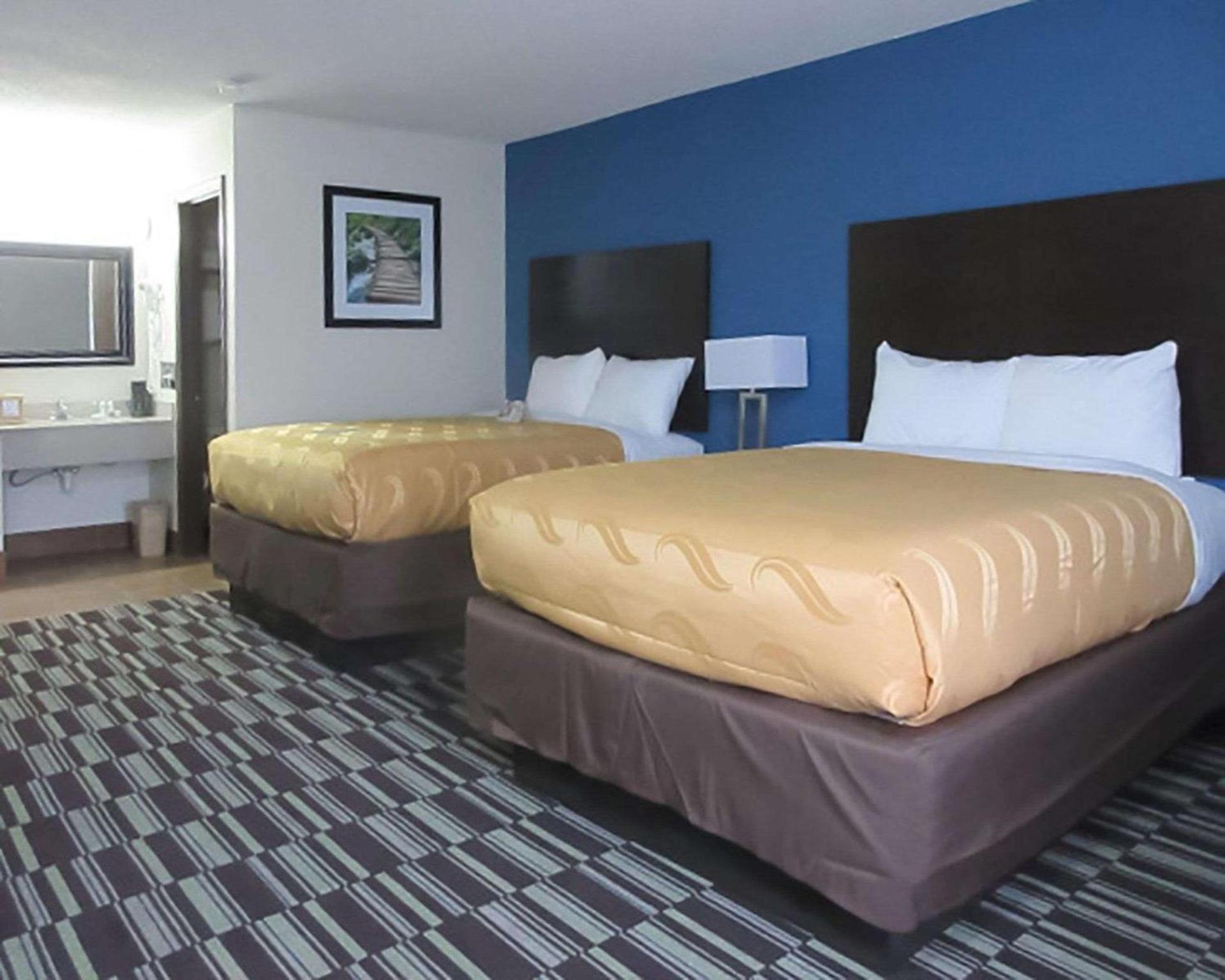 Quality Inn Farmington photo 12