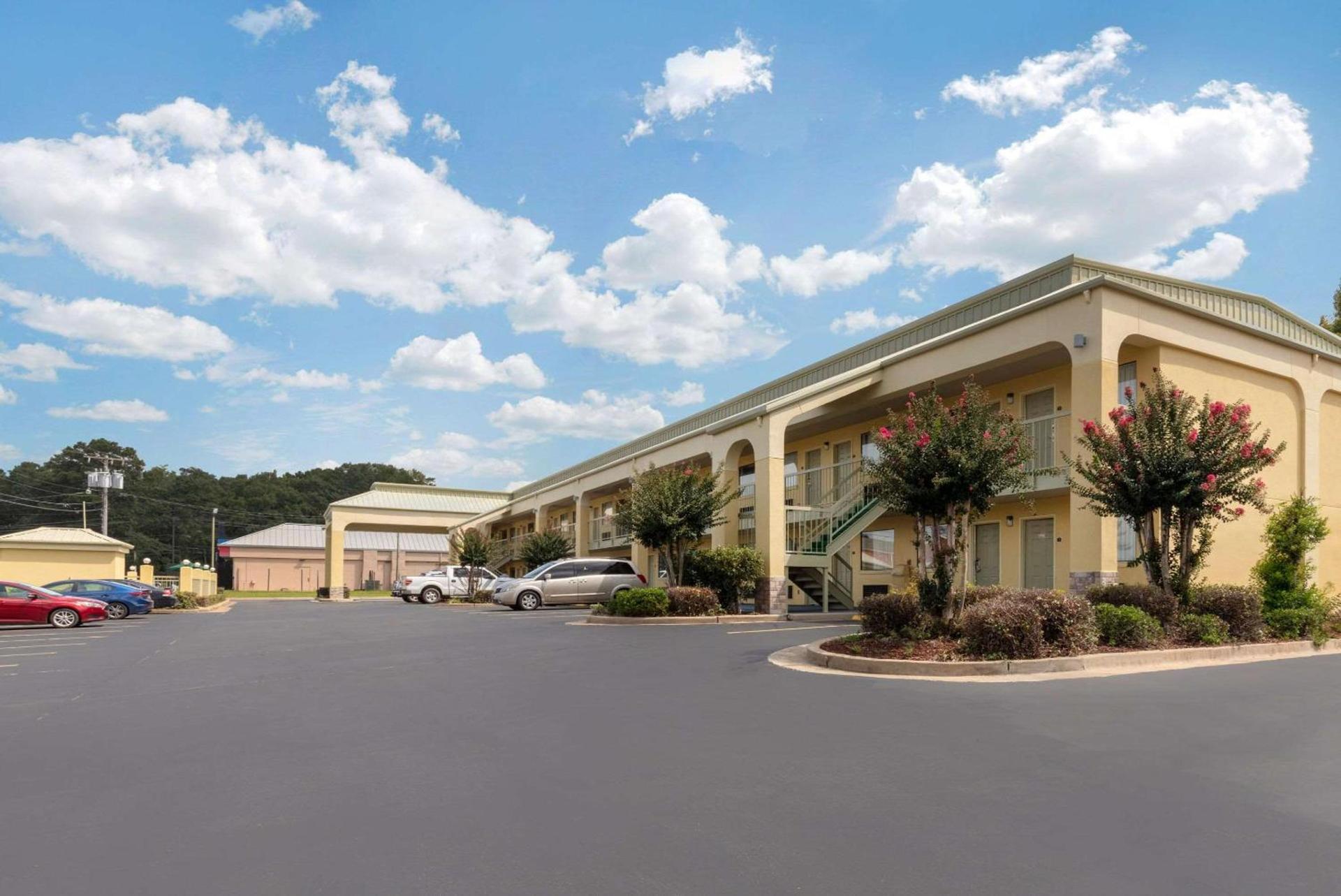 Quality Inn McComb photo 4