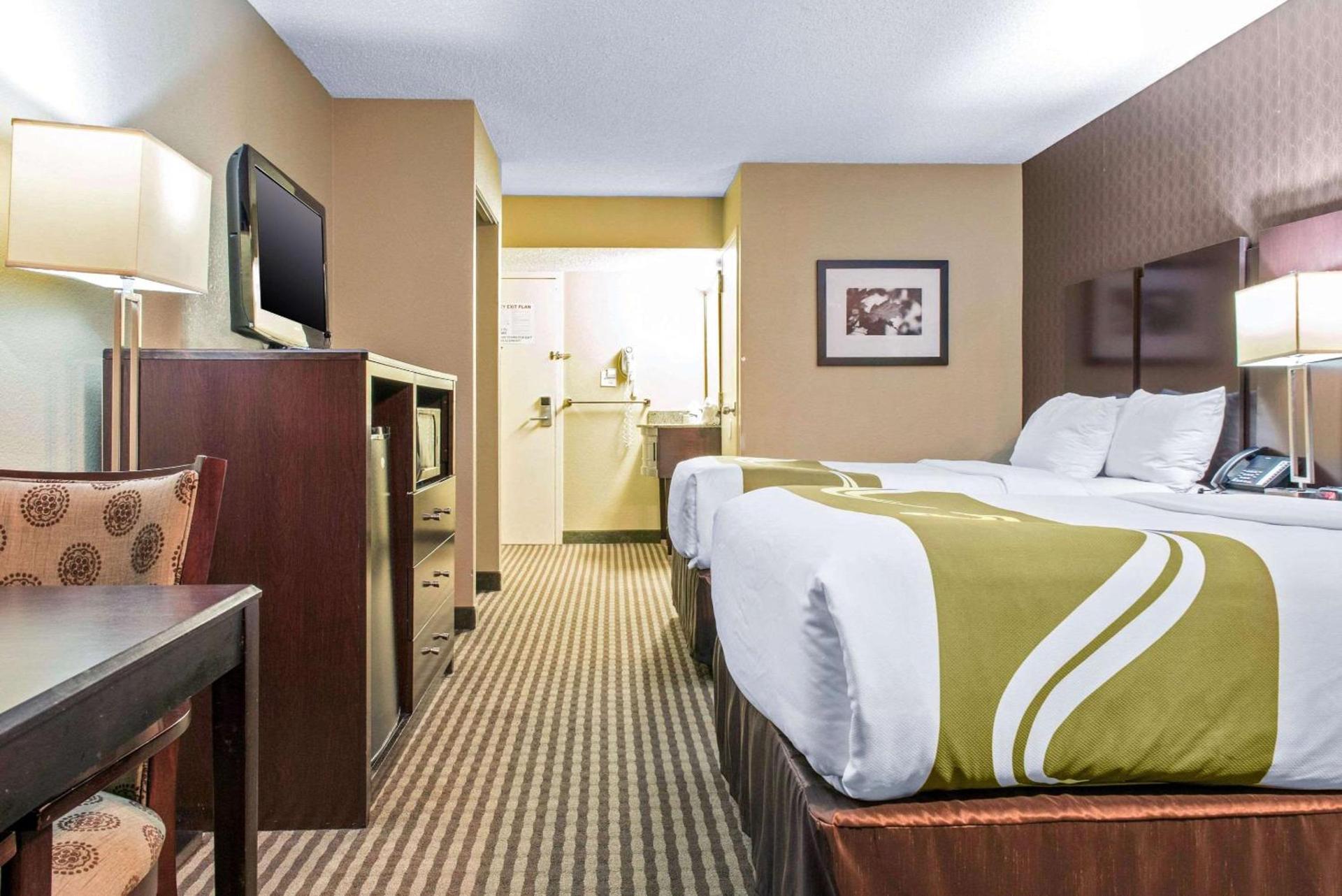 Days Inn & Suites by Wyndham Festus photo 8