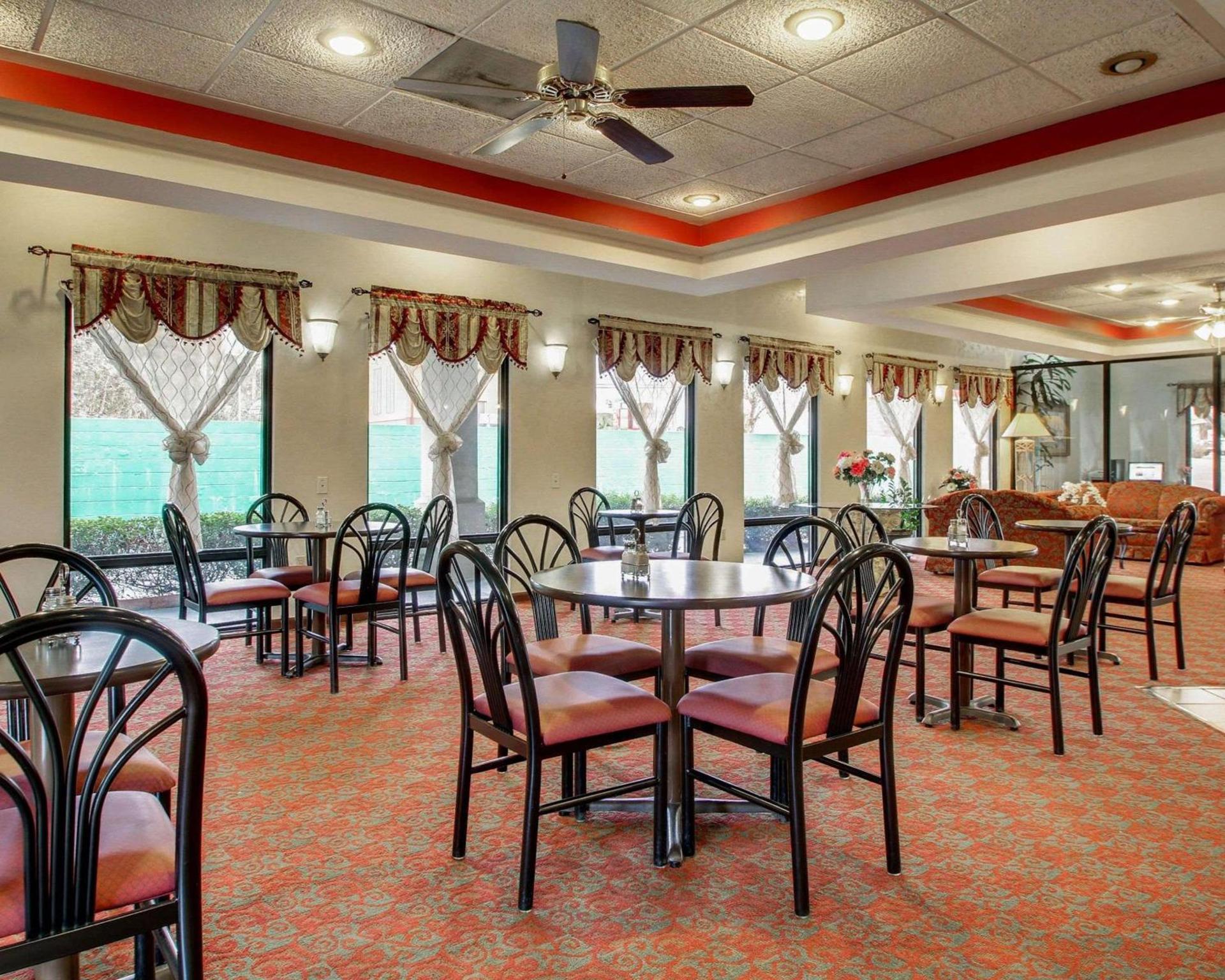 Quality Inn & Suites Clinton - Jackson West photo 4