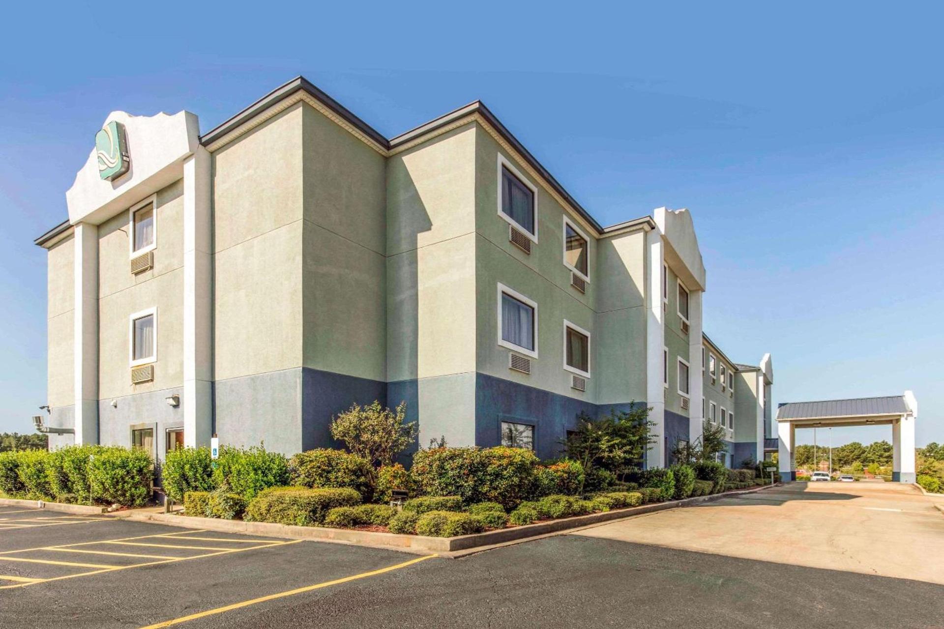 Quality Inn & Suites Pearl-Jackson photo 25