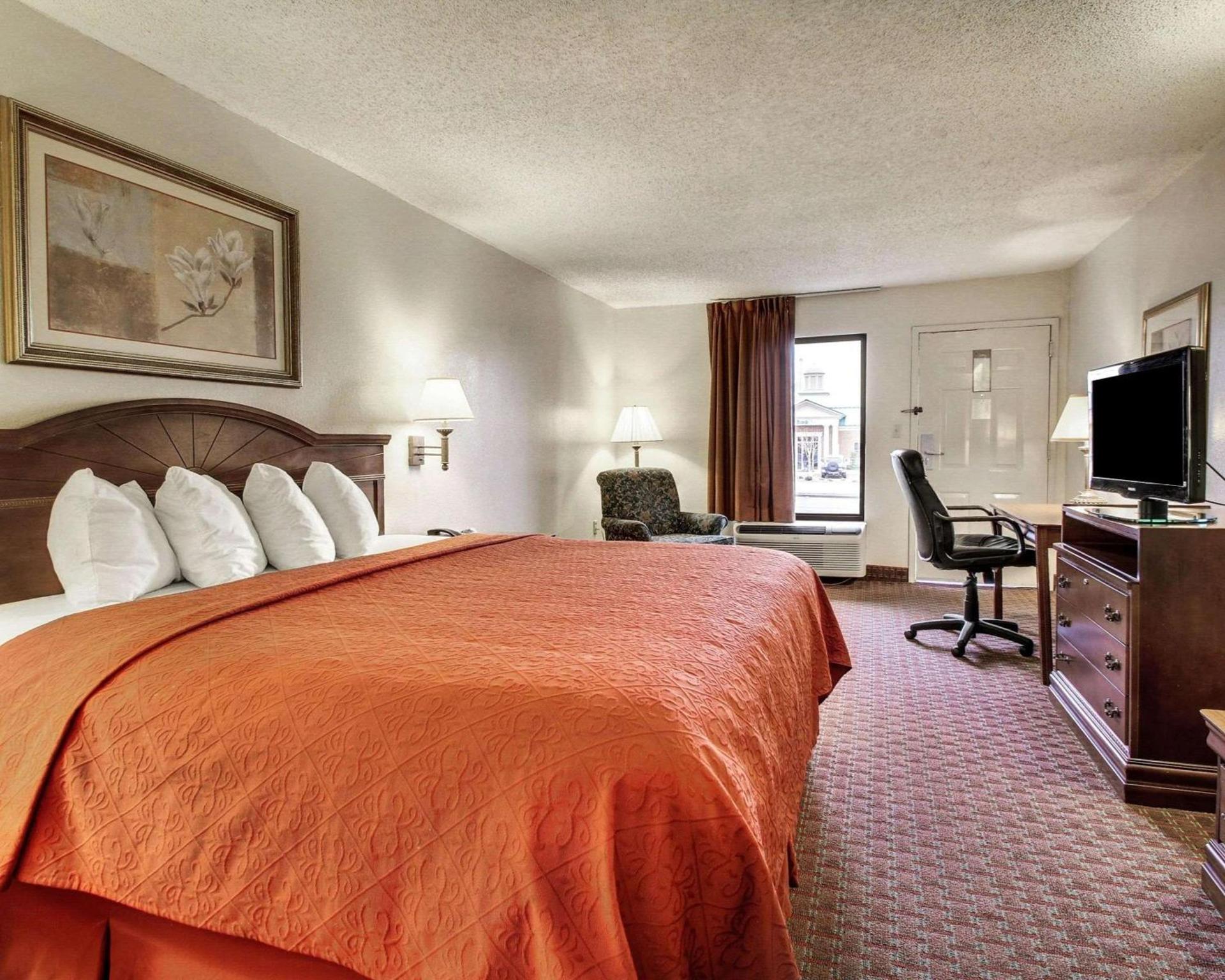 Quality Inn & Suites Clinton - Jackson West photo 11