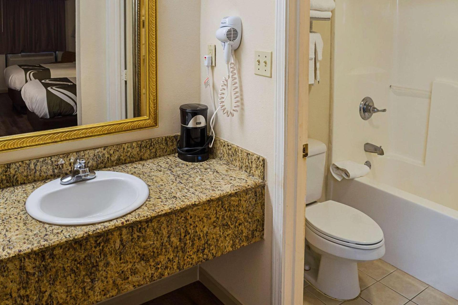Quality Inn Biloxi Beach photo 24