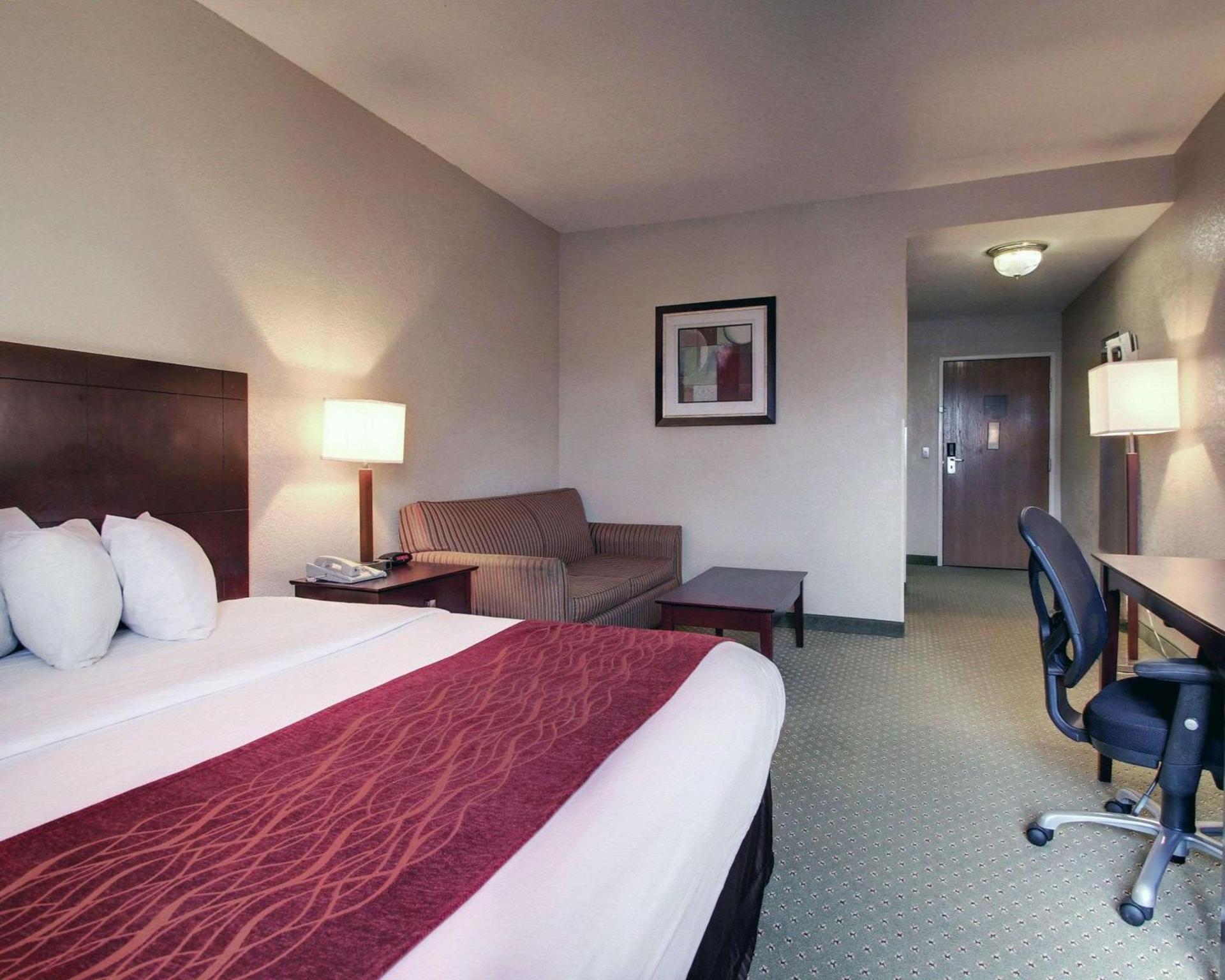 Columbia Inn & Suites photo 21