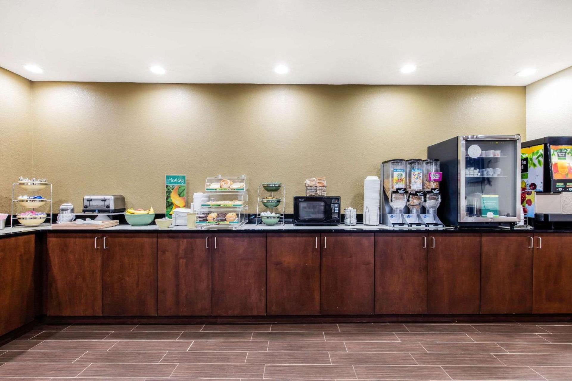 Quality Inn Batesville photo 25
