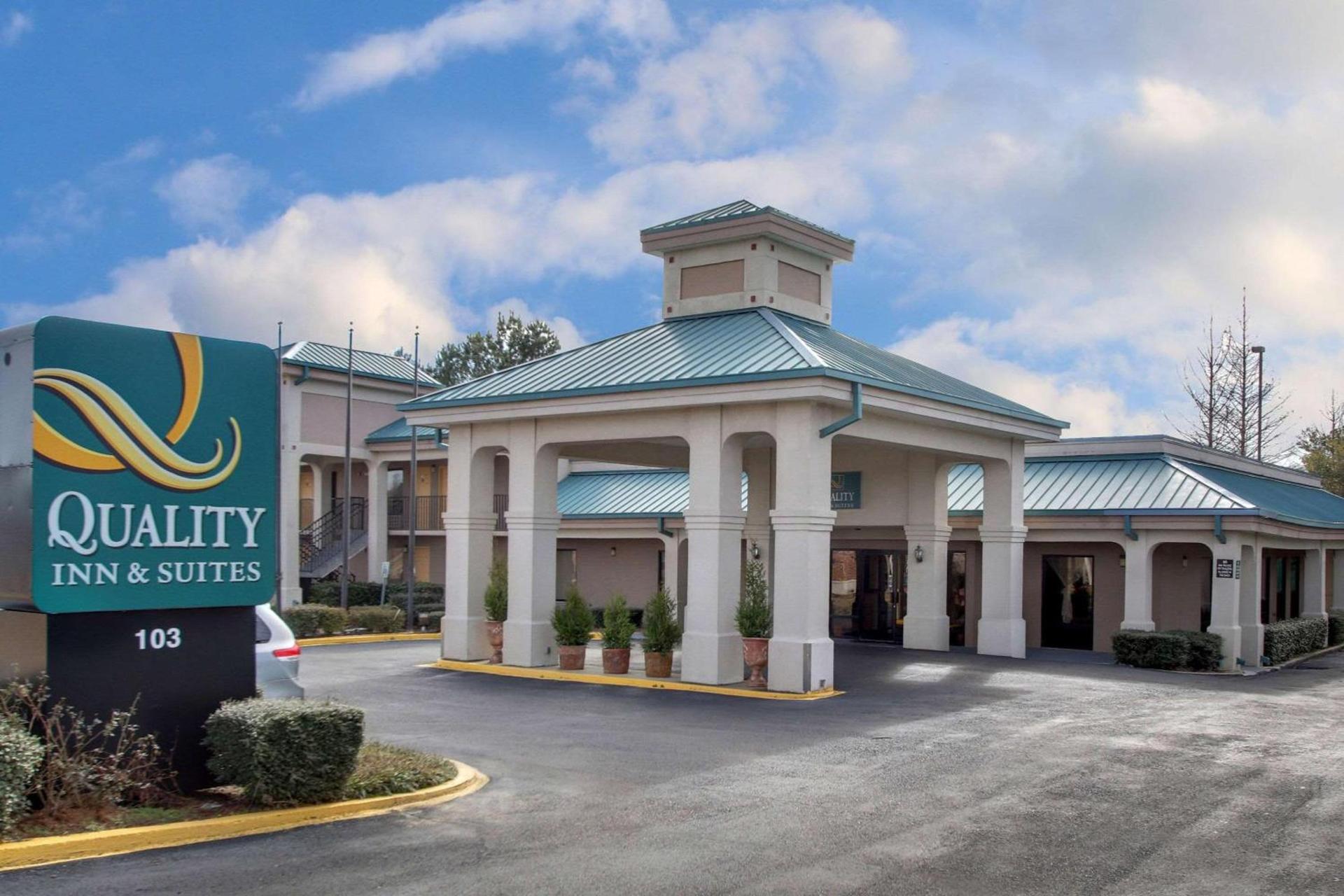 Quality Inn & Suites Clinton - Jackson West — hotel in Clinton