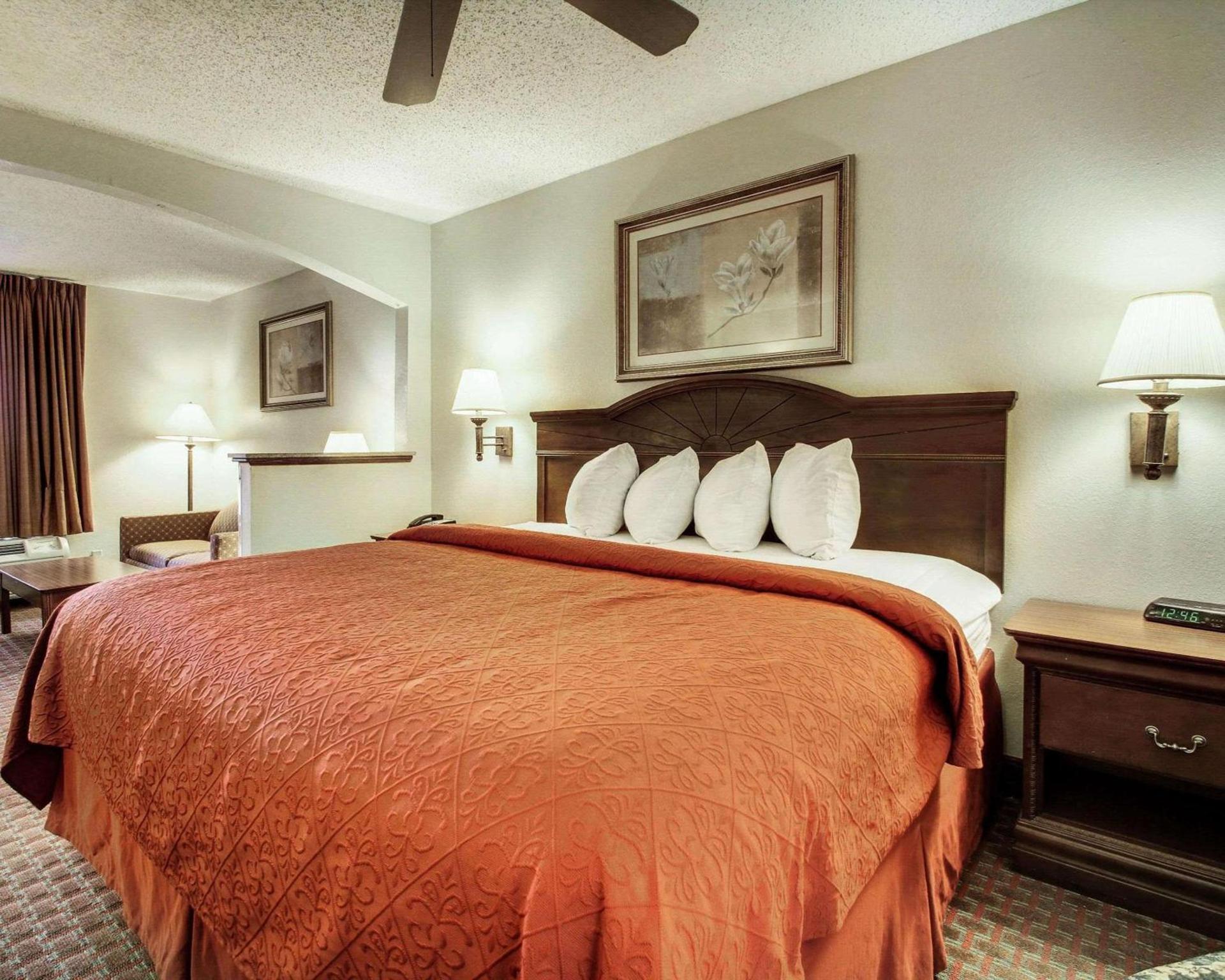 Quality Inn & Suites Clinton - Jackson West photo 22