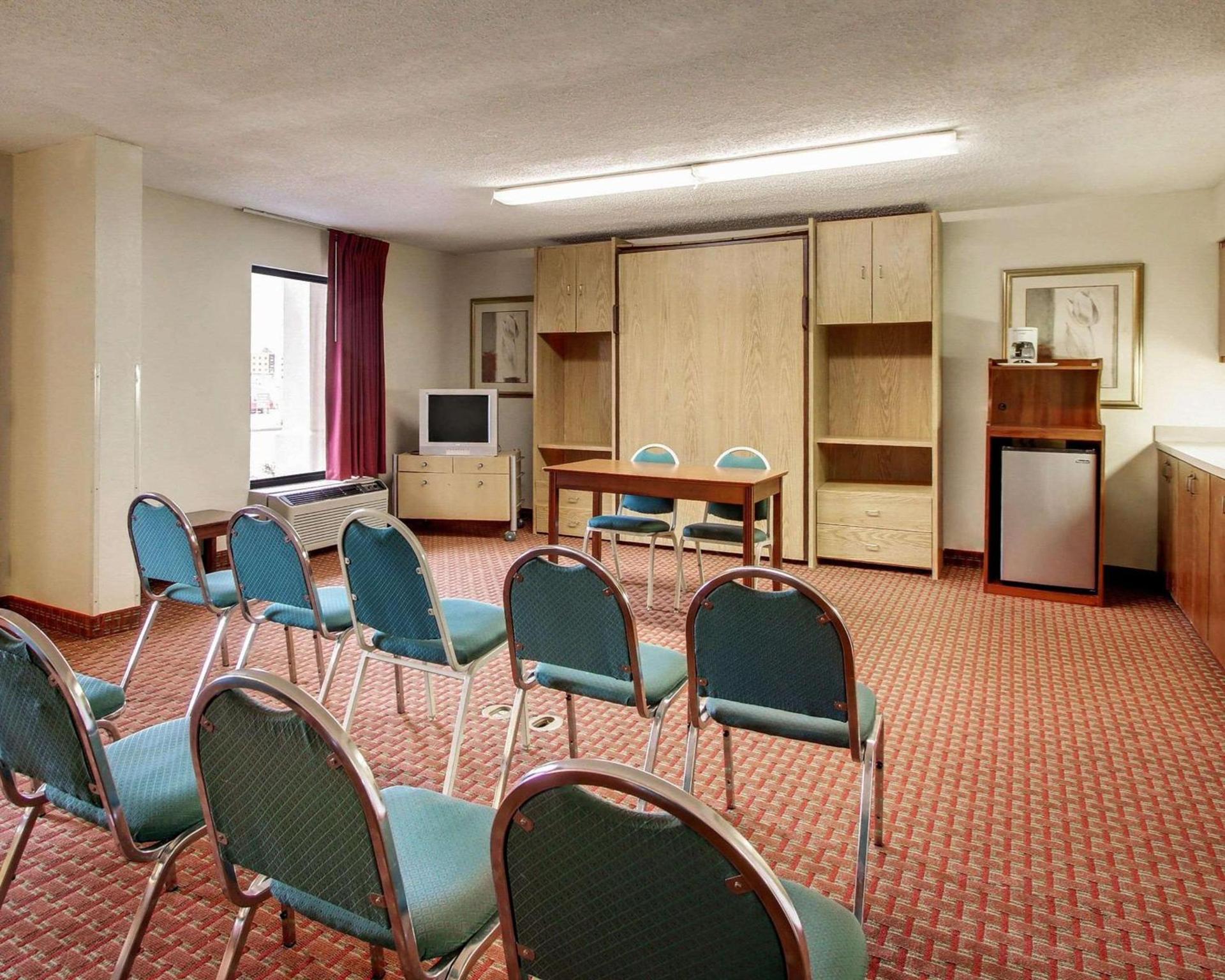 Quality Inn & Suites Clinton - Jackson West photo 26