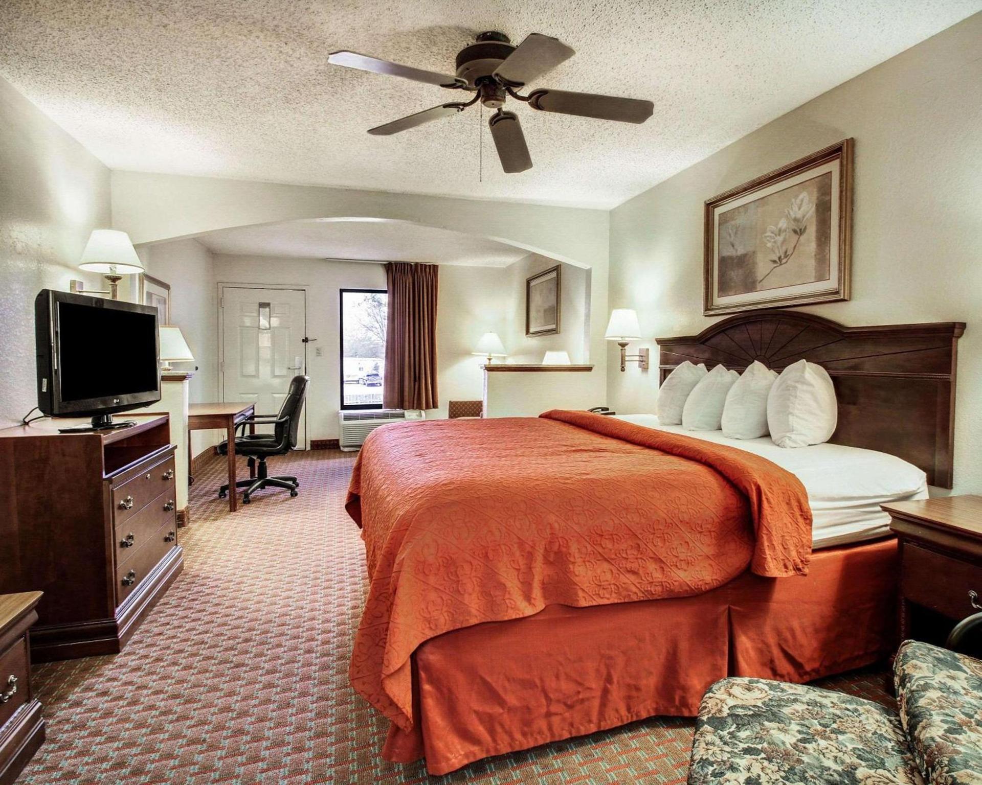 Quality Inn & Suites Clinton - Jackson West photo 30