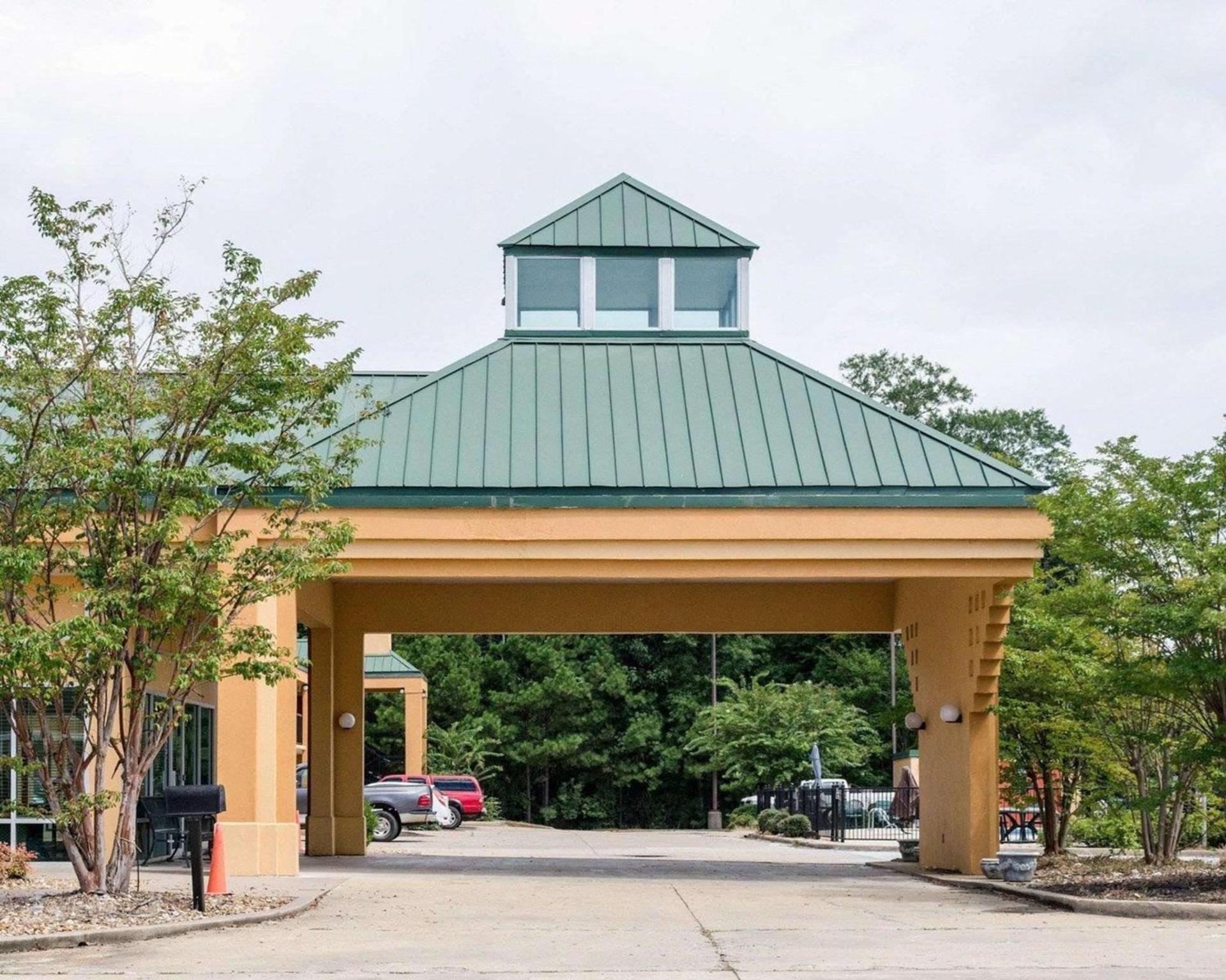 Quality Inn Louisville MS photo 12