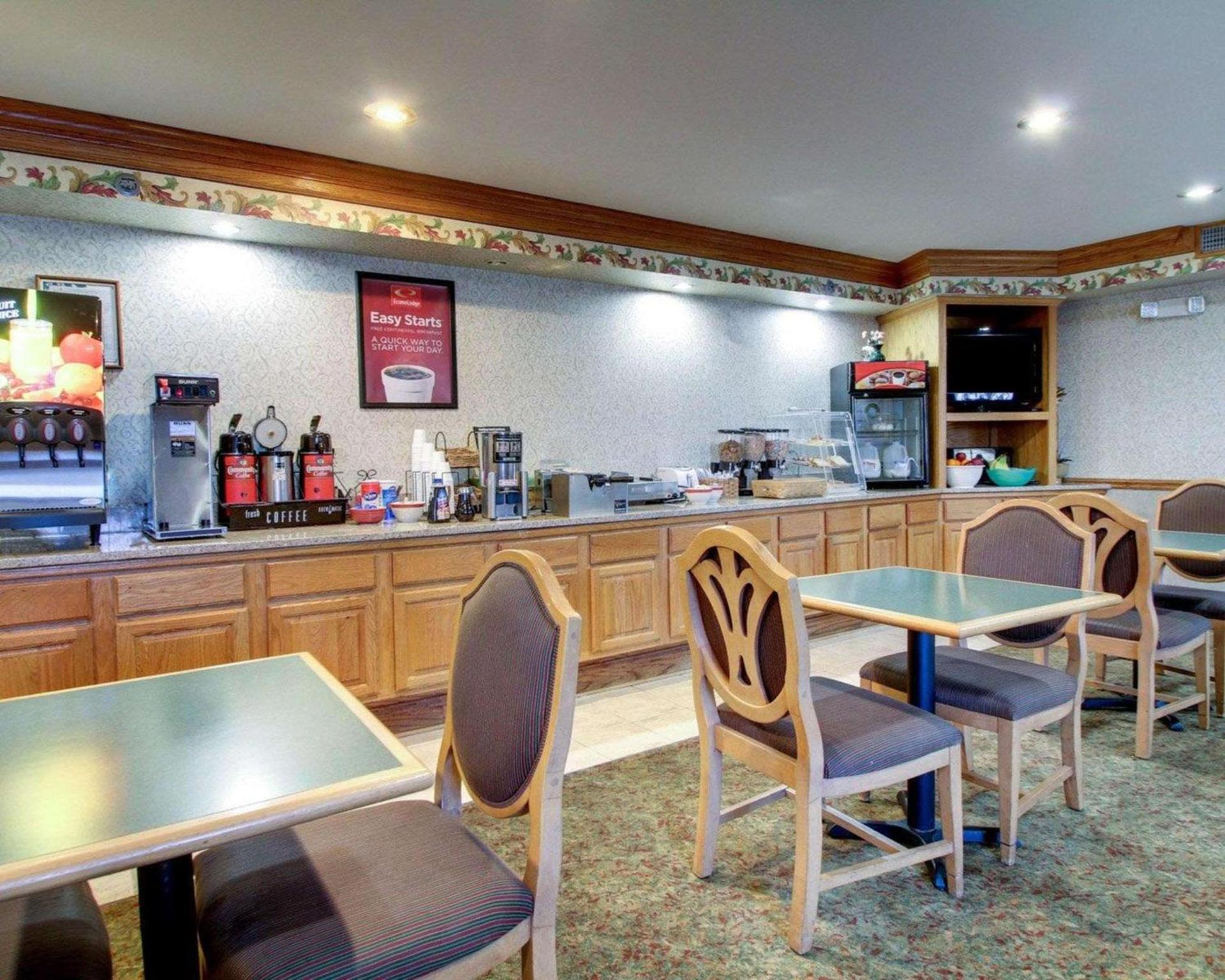 Econo Lodge Inn & Suites Flowood - Jackson Northwest photo 8
