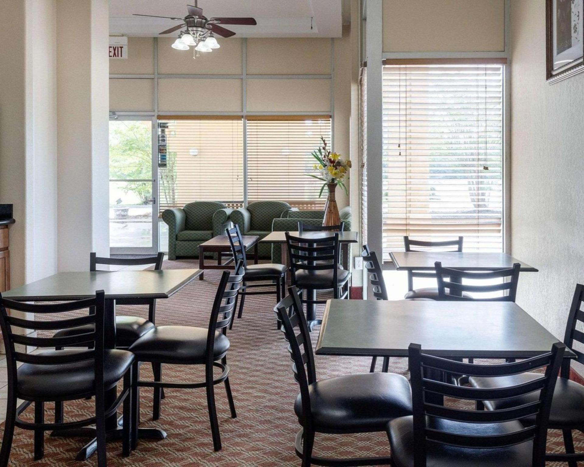 Quality Inn Louisville MS photo 15