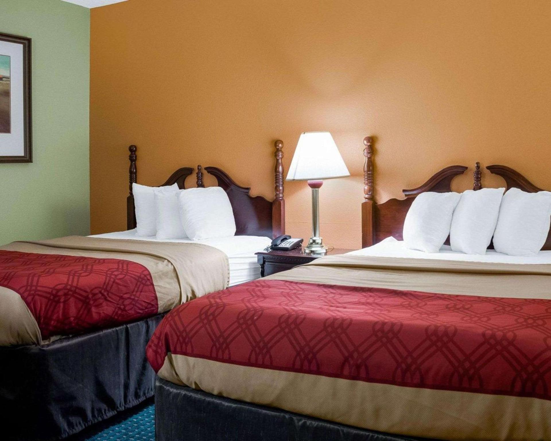 Econo Lodge Canton I-55 photo 17
