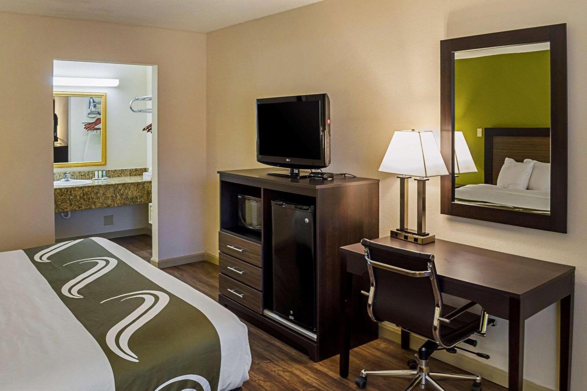 Quality Inn Biloxi Beach photo 11