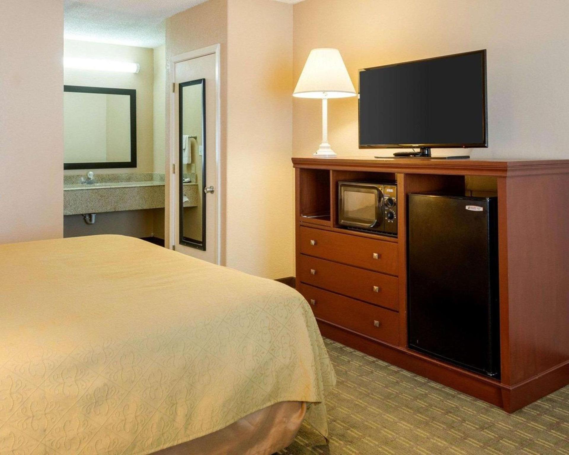 Quality Inn Louisville MS photo 17