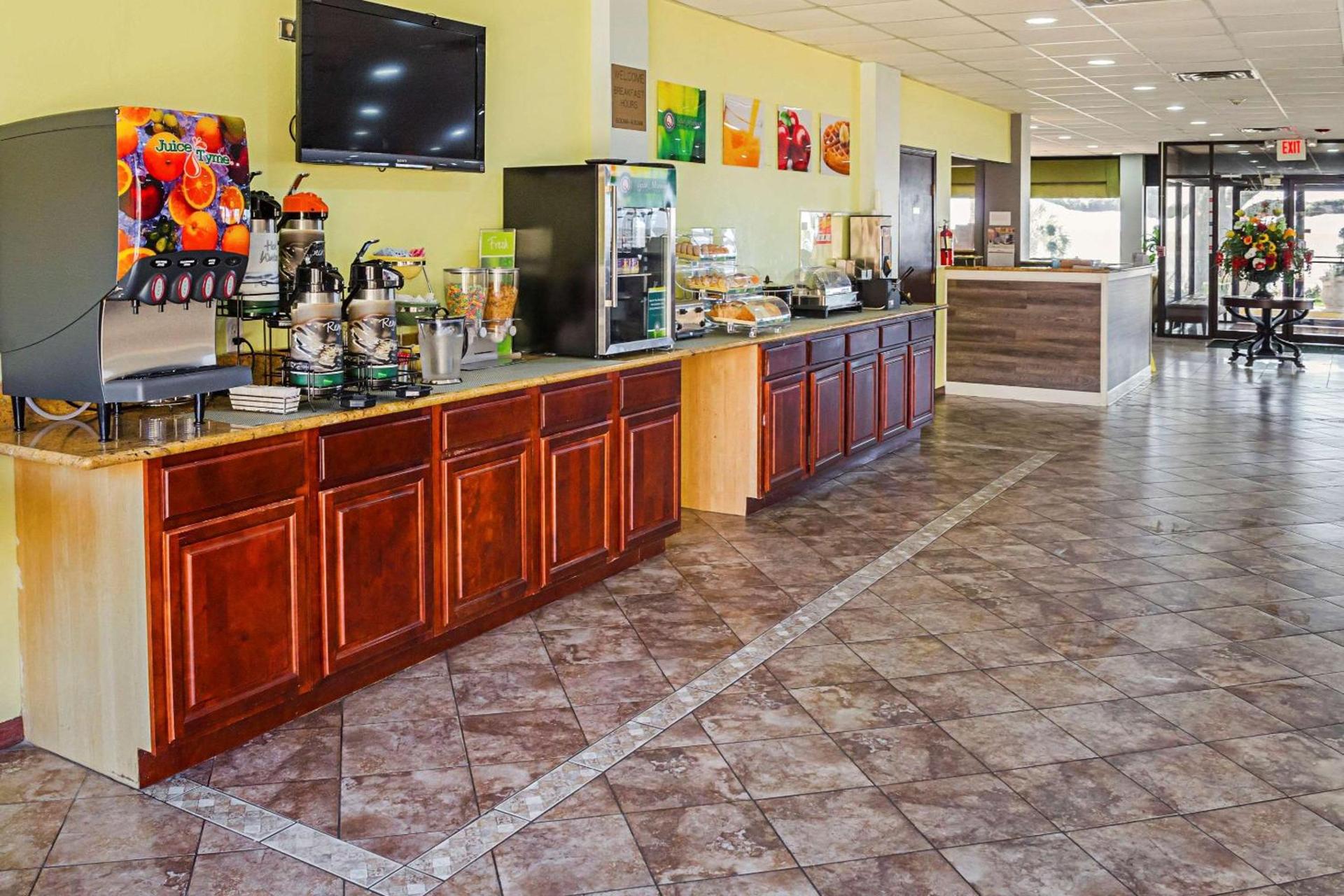 Quality Inn Biloxi Beach photo 33