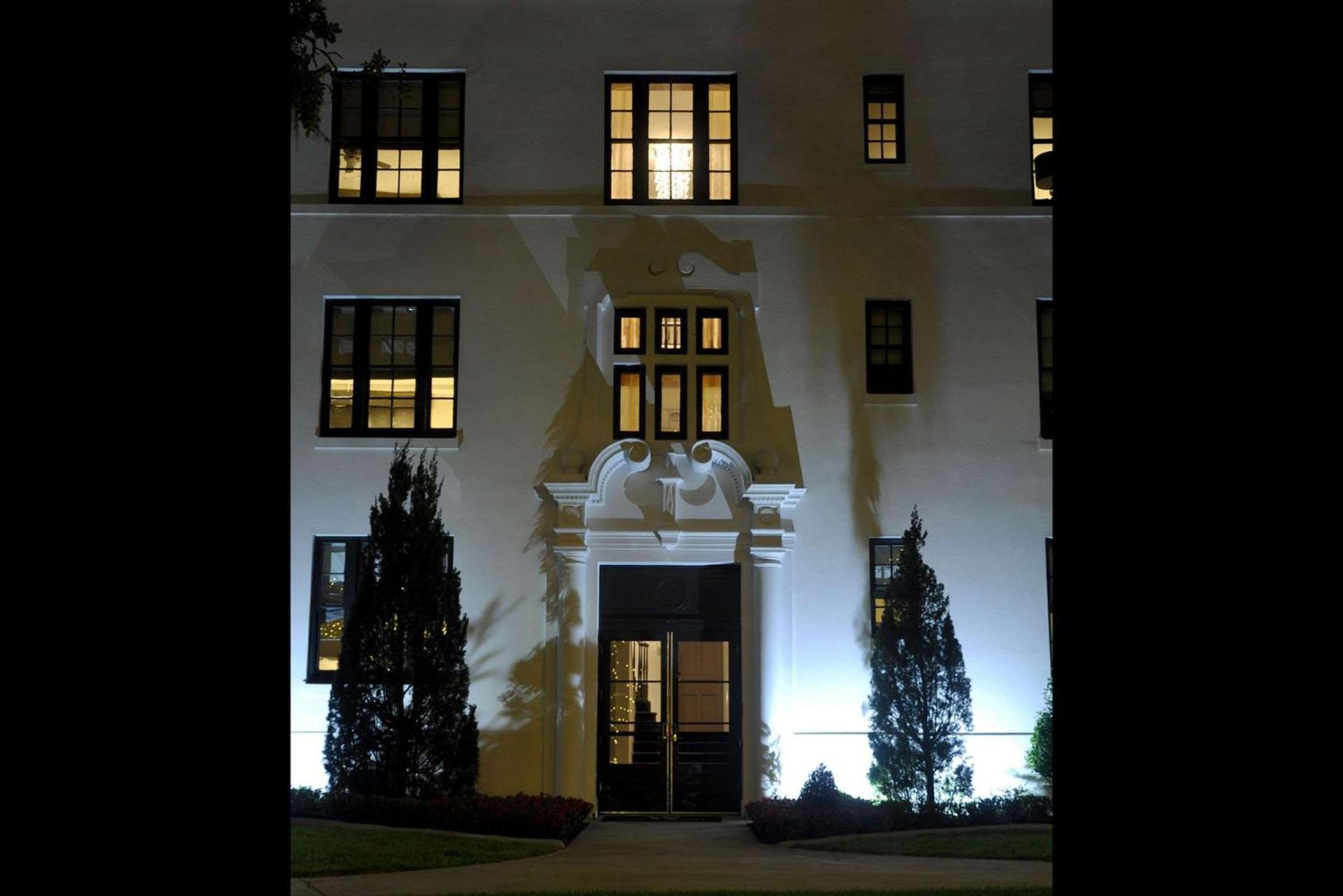 White House Hotel photo 39
