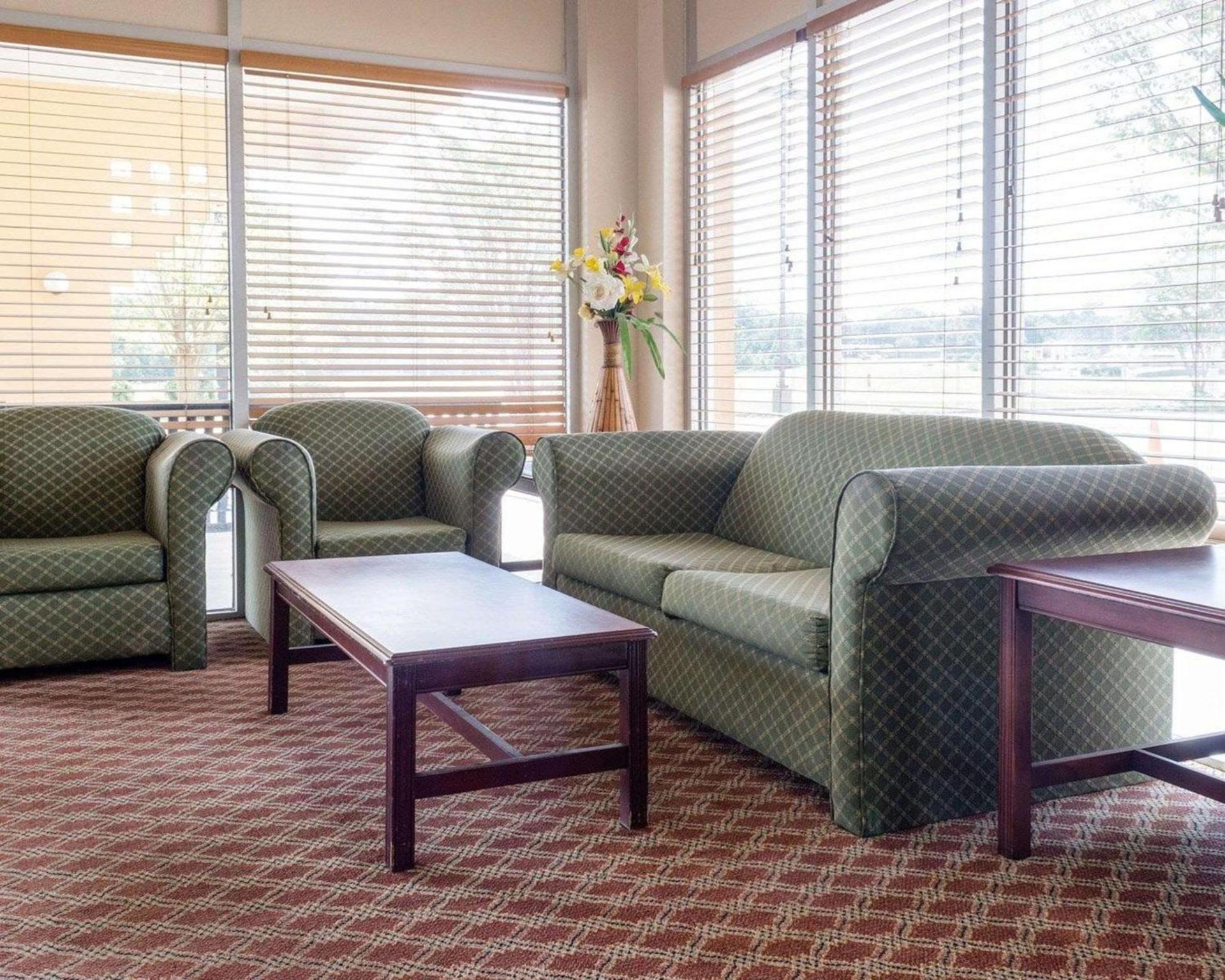 Quality Inn Louisville MS photo 23