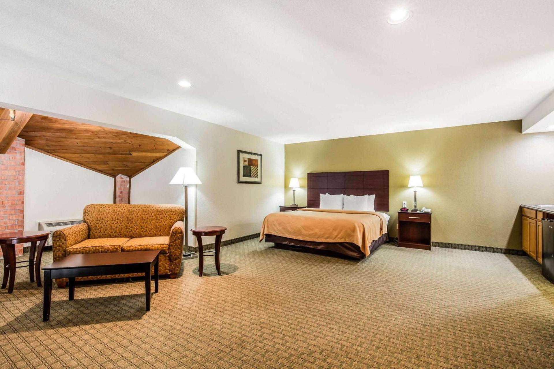 Quality Inn Batesville photo 16