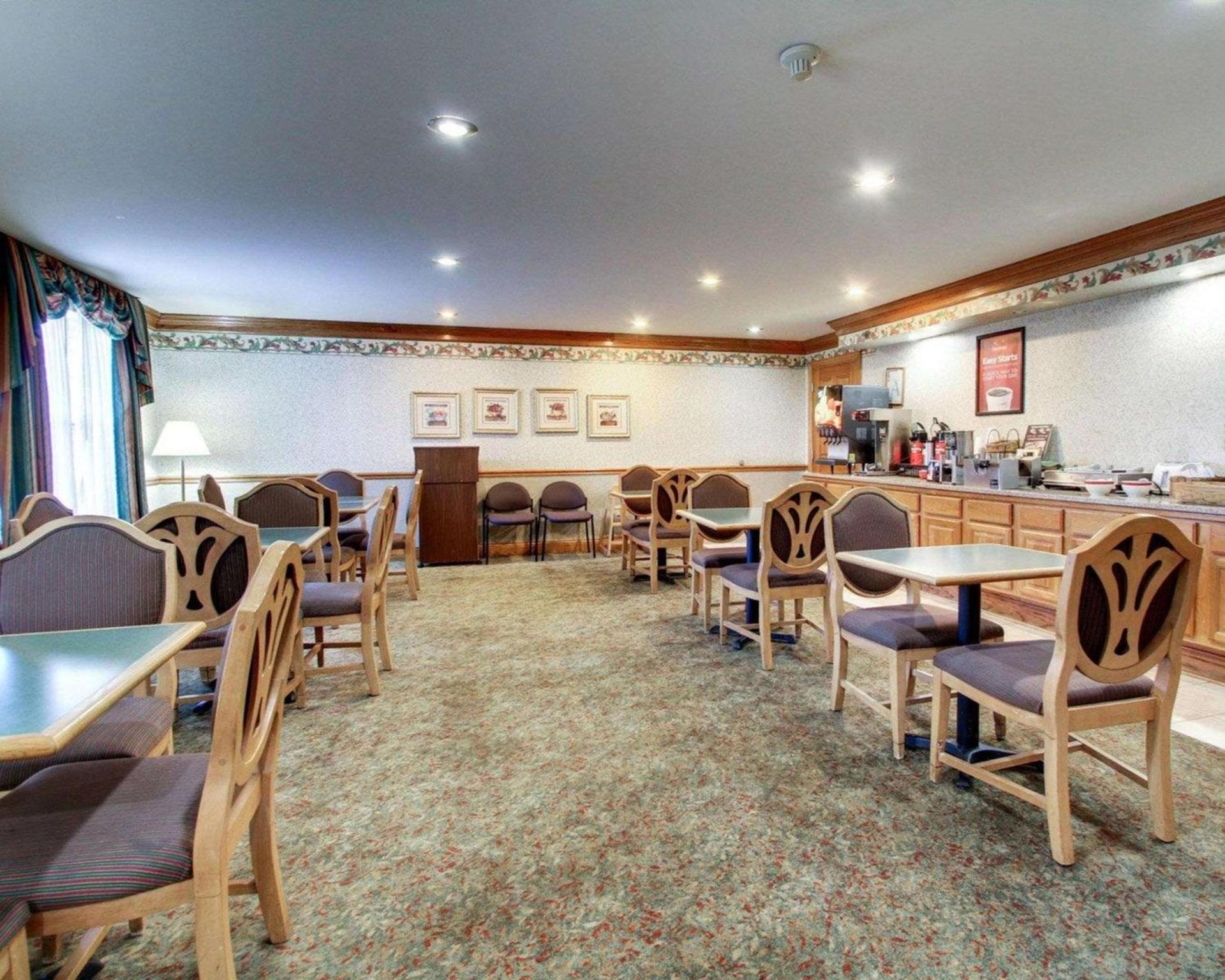 Econo Lodge Inn & Suites Flowood - Jackson Northwest photo 5