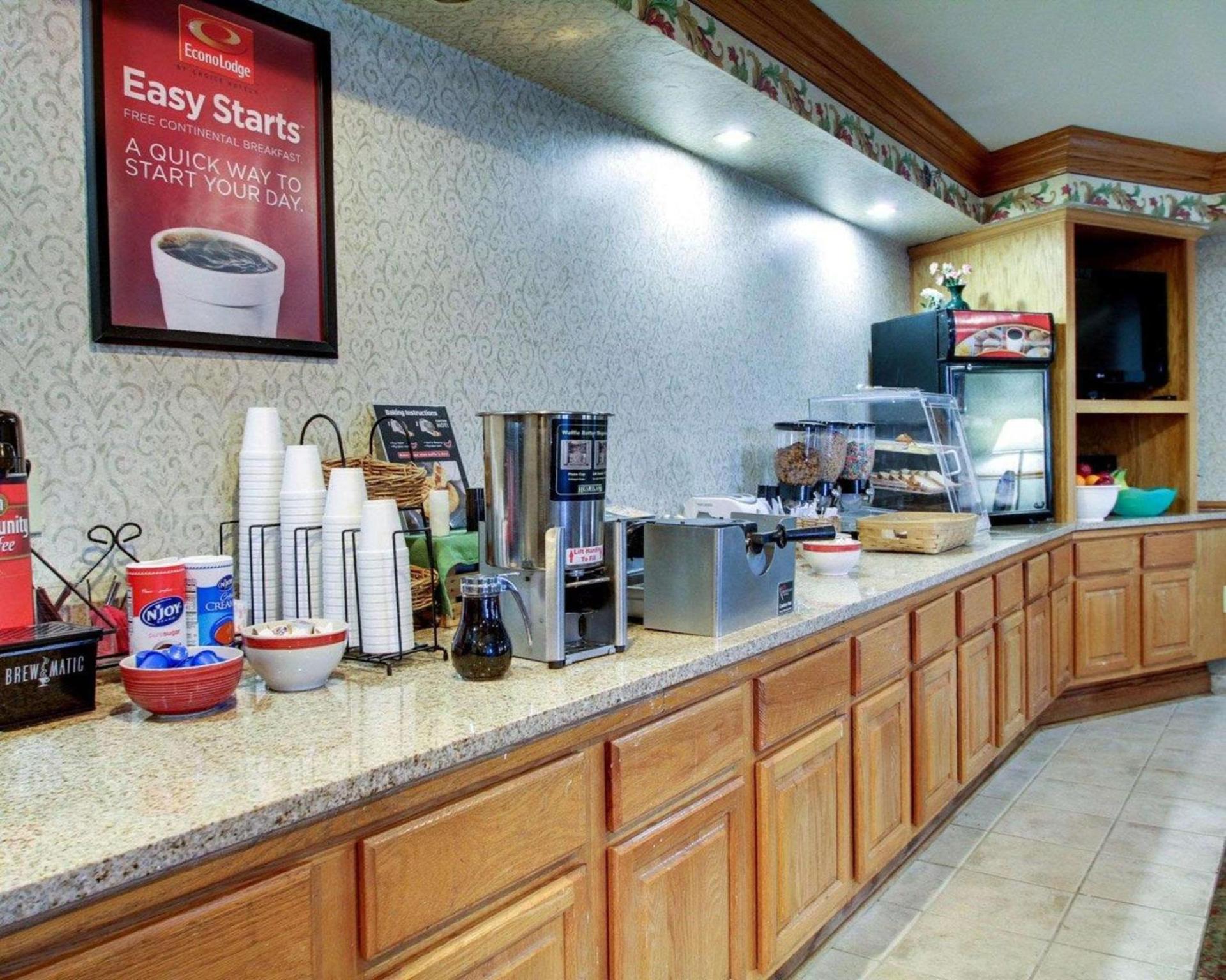 Econo Lodge Inn & Suites Flowood - Jackson Northwest photo 3