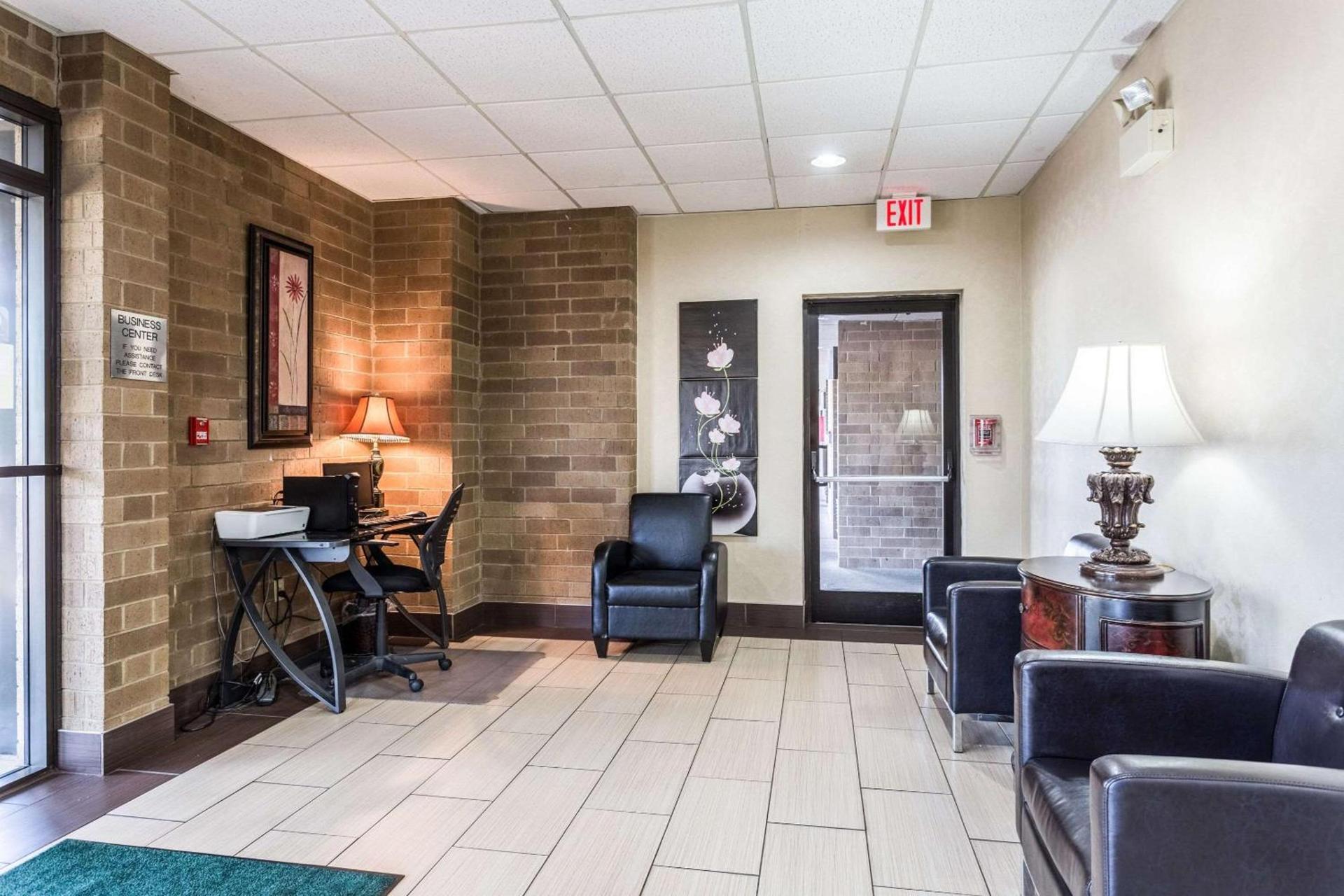 Quality Inn Tupelo Central photo 9