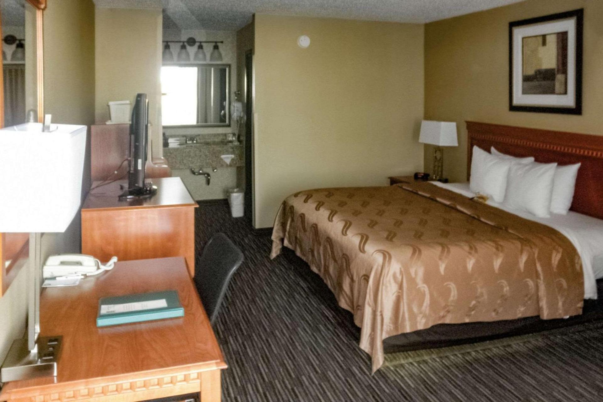 Quality Inn Columbus, MS photo 7
