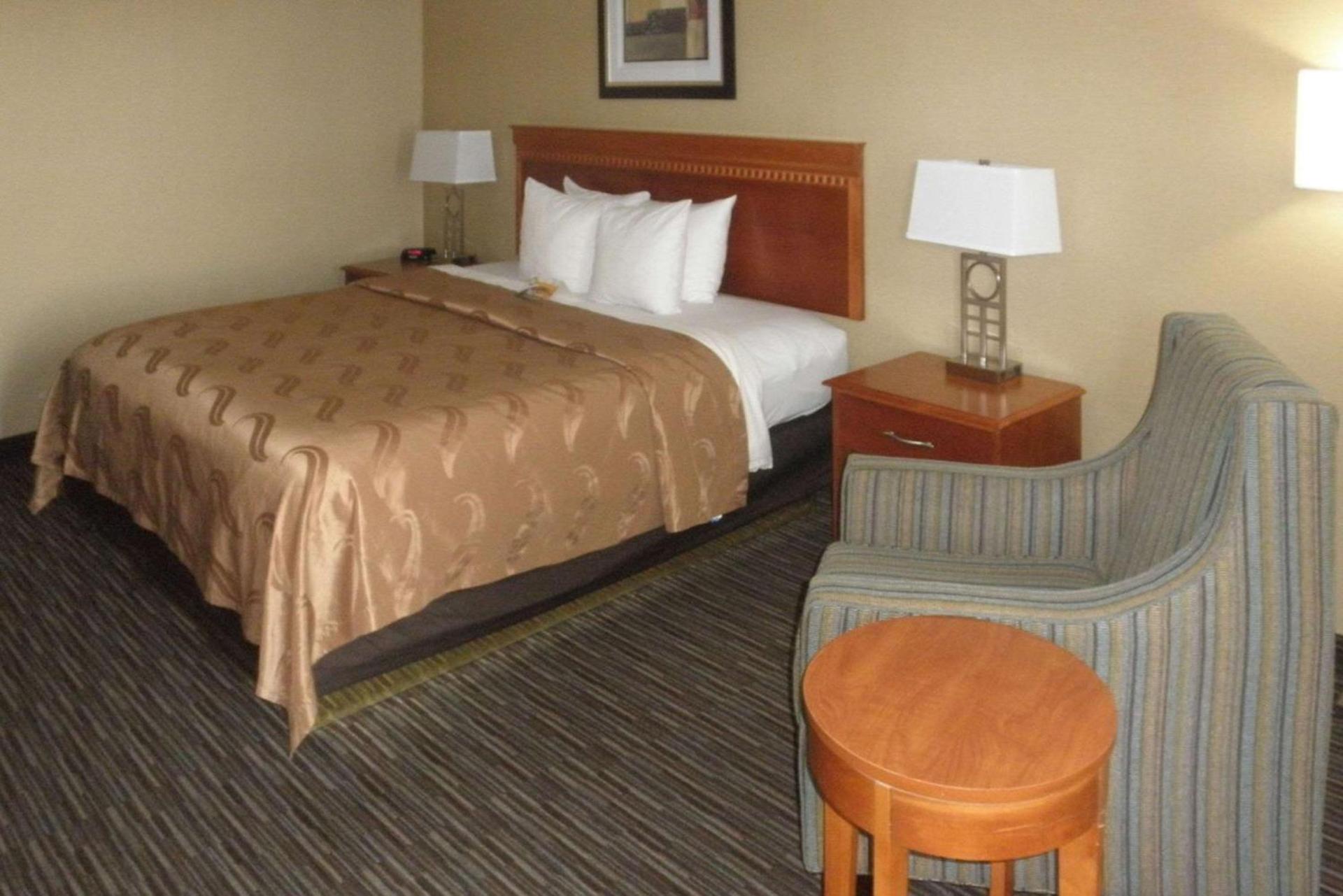 Quality Inn Columbus, MS photo 4