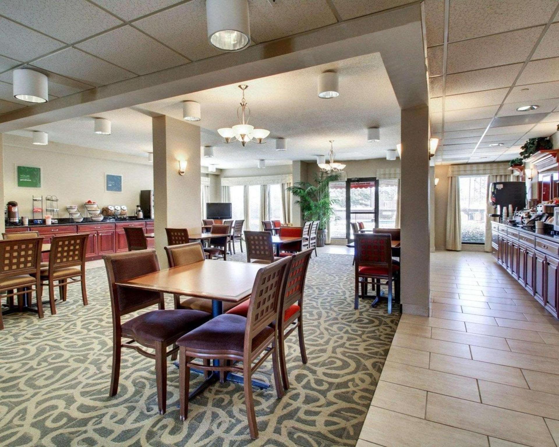 Comfort Inn & Suites Moss Point Pascagoula photo 21