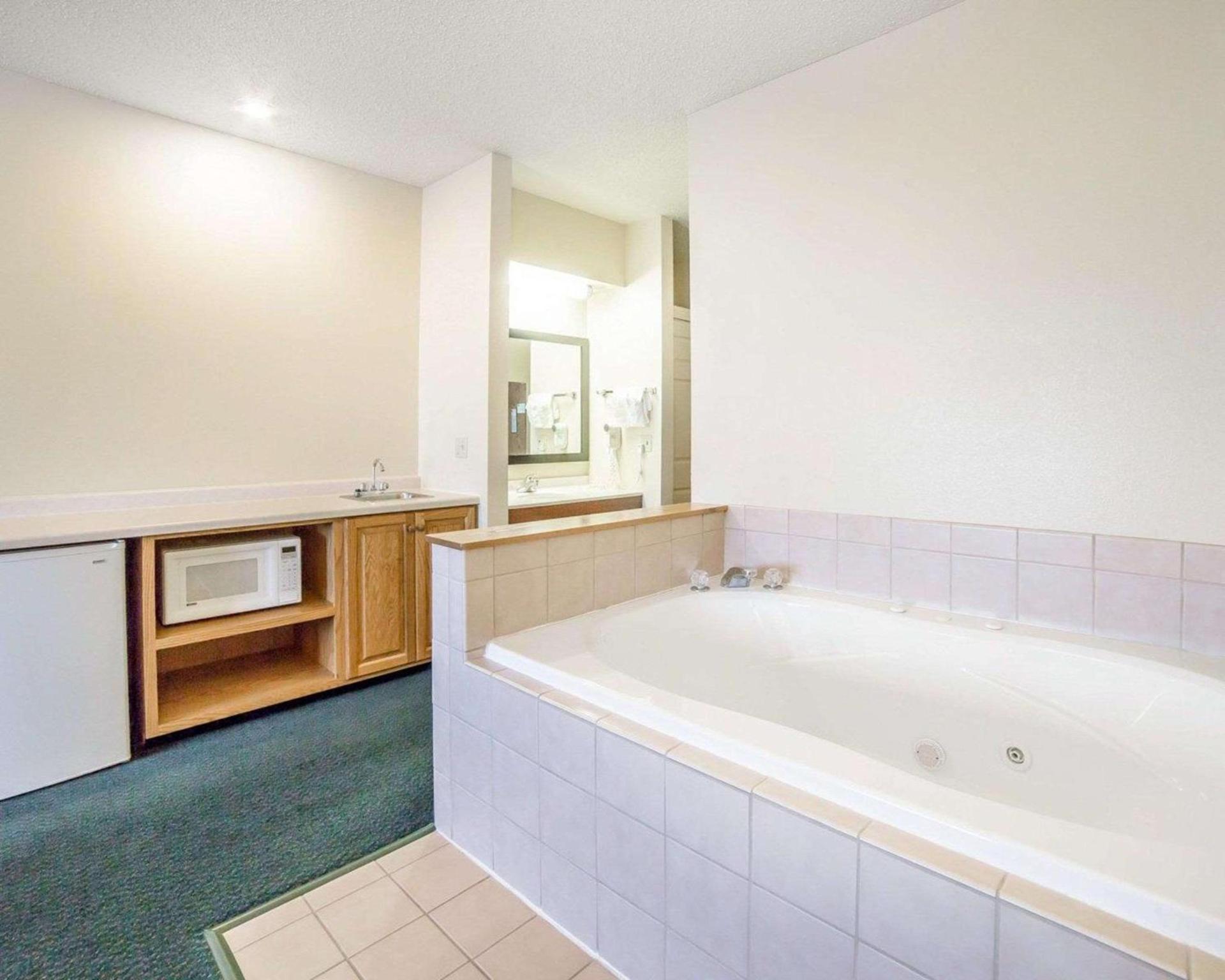 FairBridge Inn & Suites Glendive photo 15