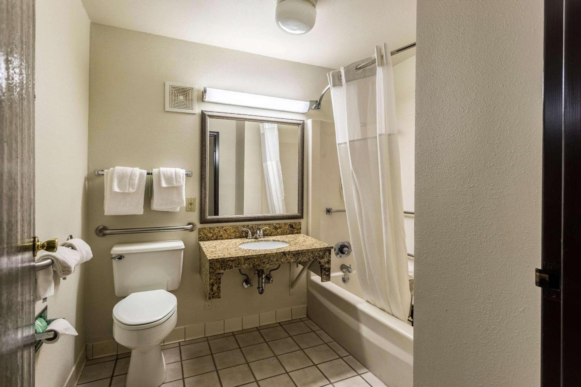 Quality Inn Tupelo Central photo 20