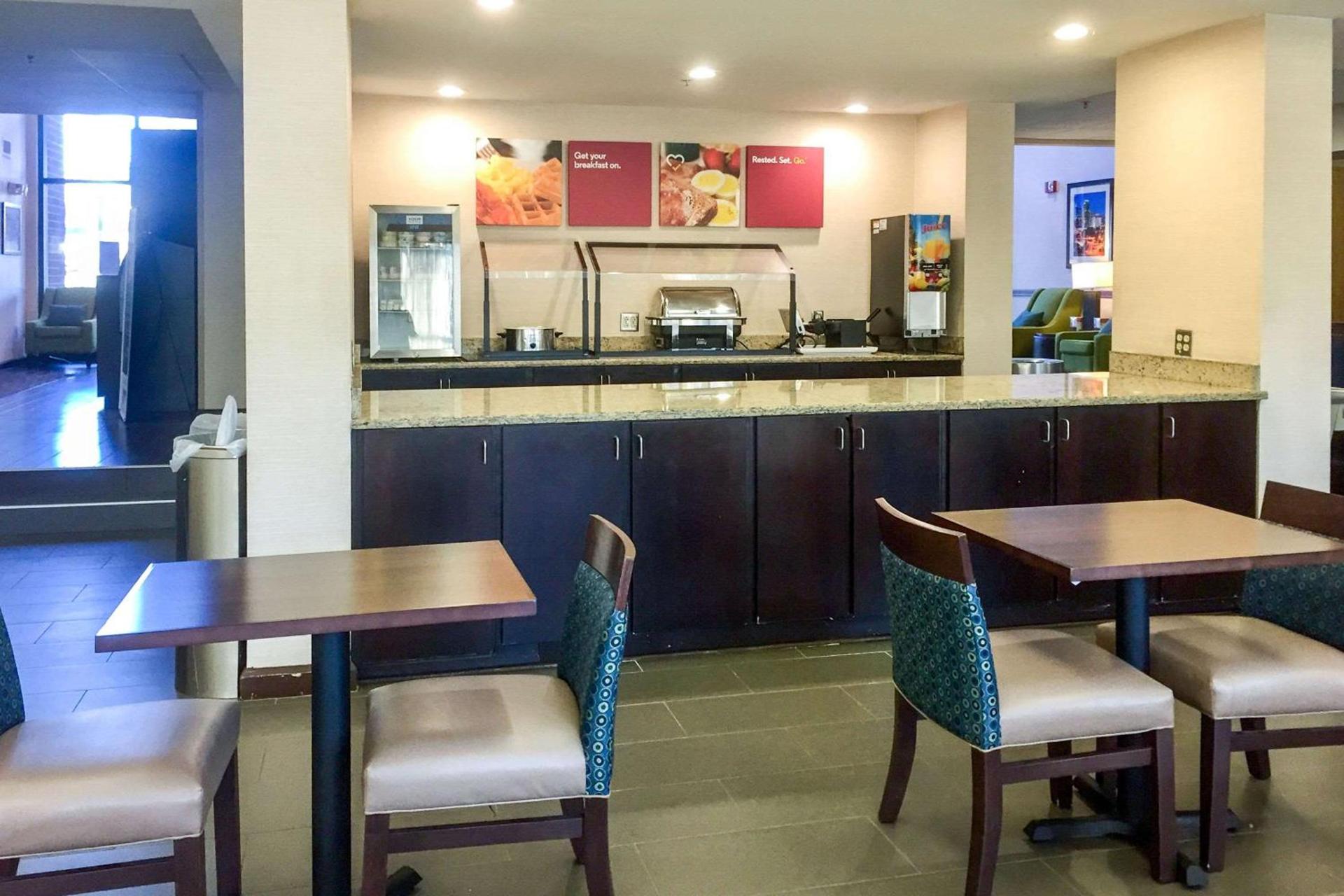 Comfort Suites Regency Park photo 12