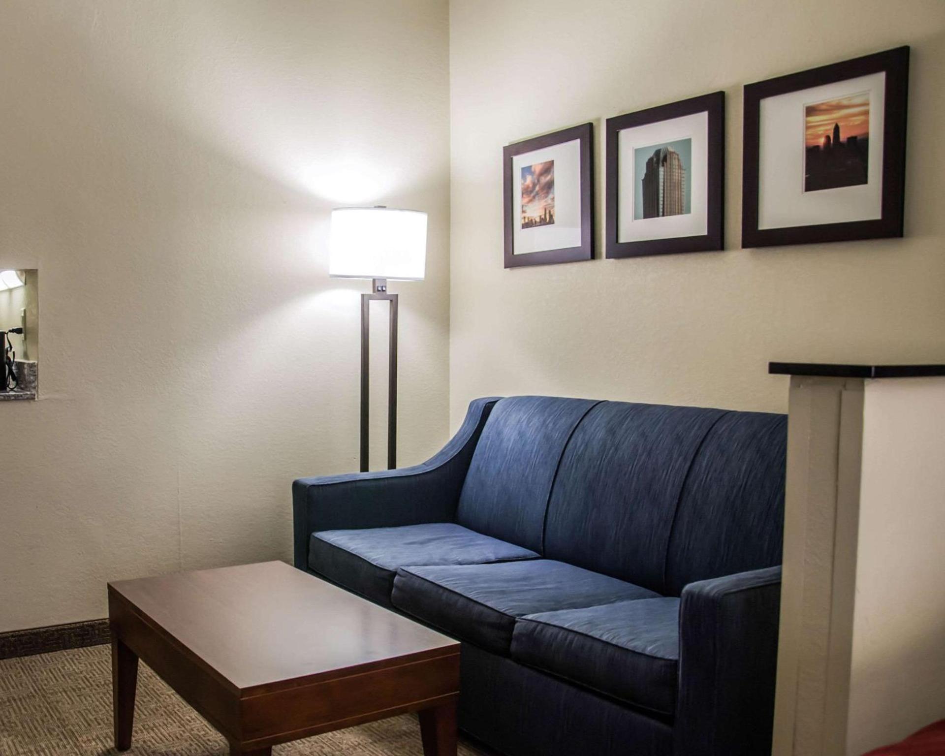 Comfort Suites University - Research Park photo 7