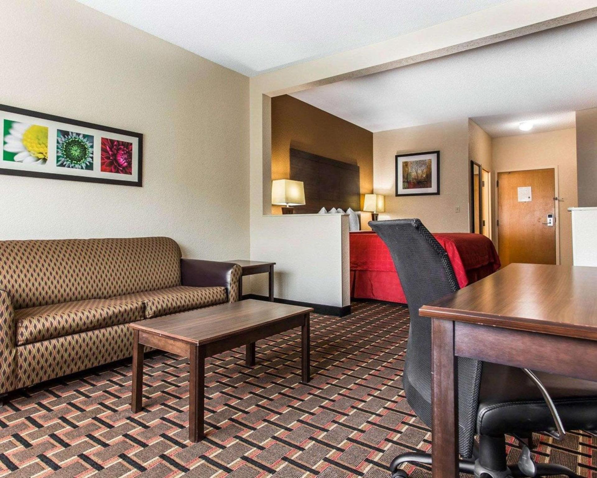 Quality Suites Hickory South photo 18