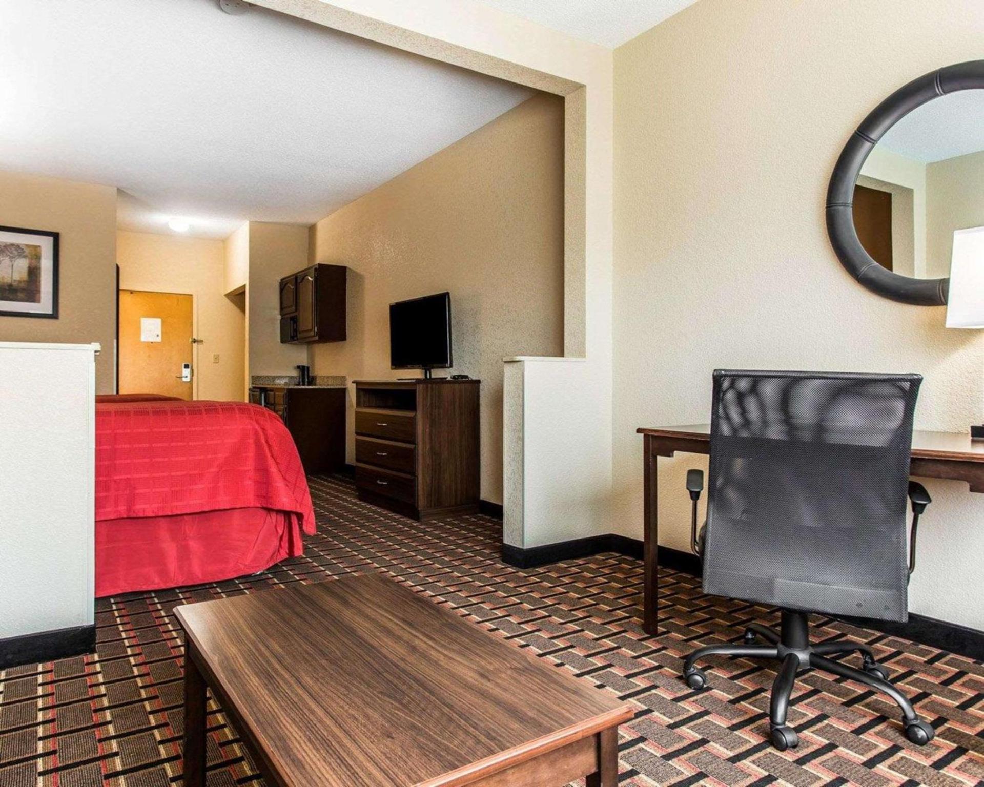 Quality Suites Hickory South photo 20