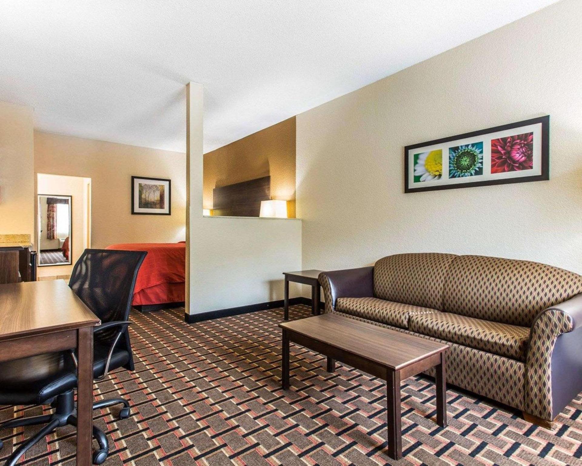 Quality Suites Hickory South photo 14
