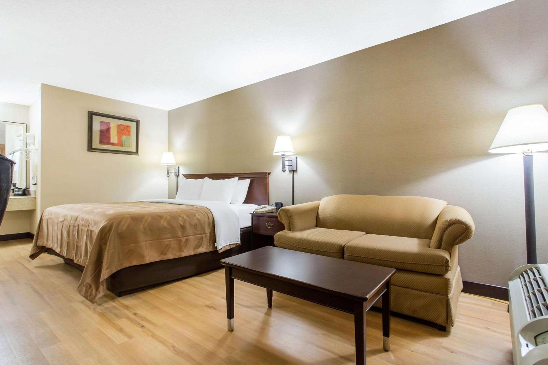 Quality Inn Mount Airy Mayberry photo 2
