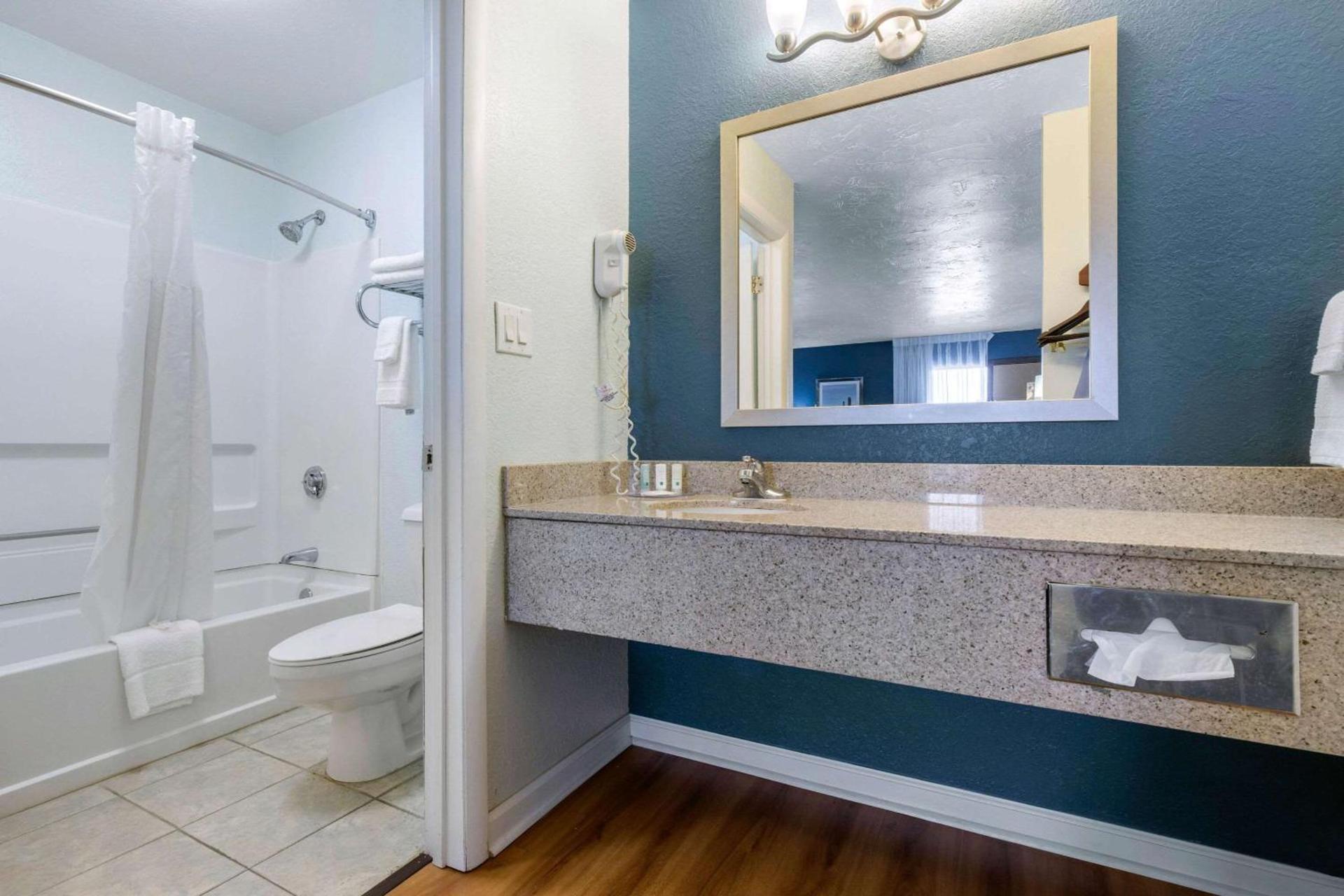 Quality Inn Carolina Oceanfront photo 24