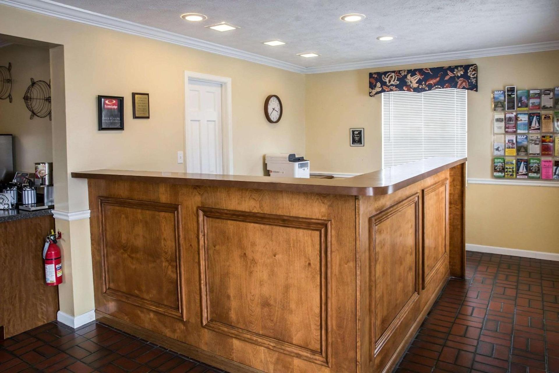 Econo Lodge Crystal Coast photo 17