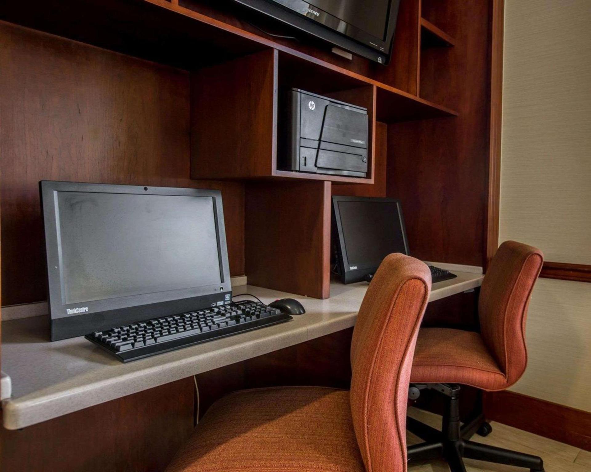 Quality Inn & Suites Biltmore East photo 10